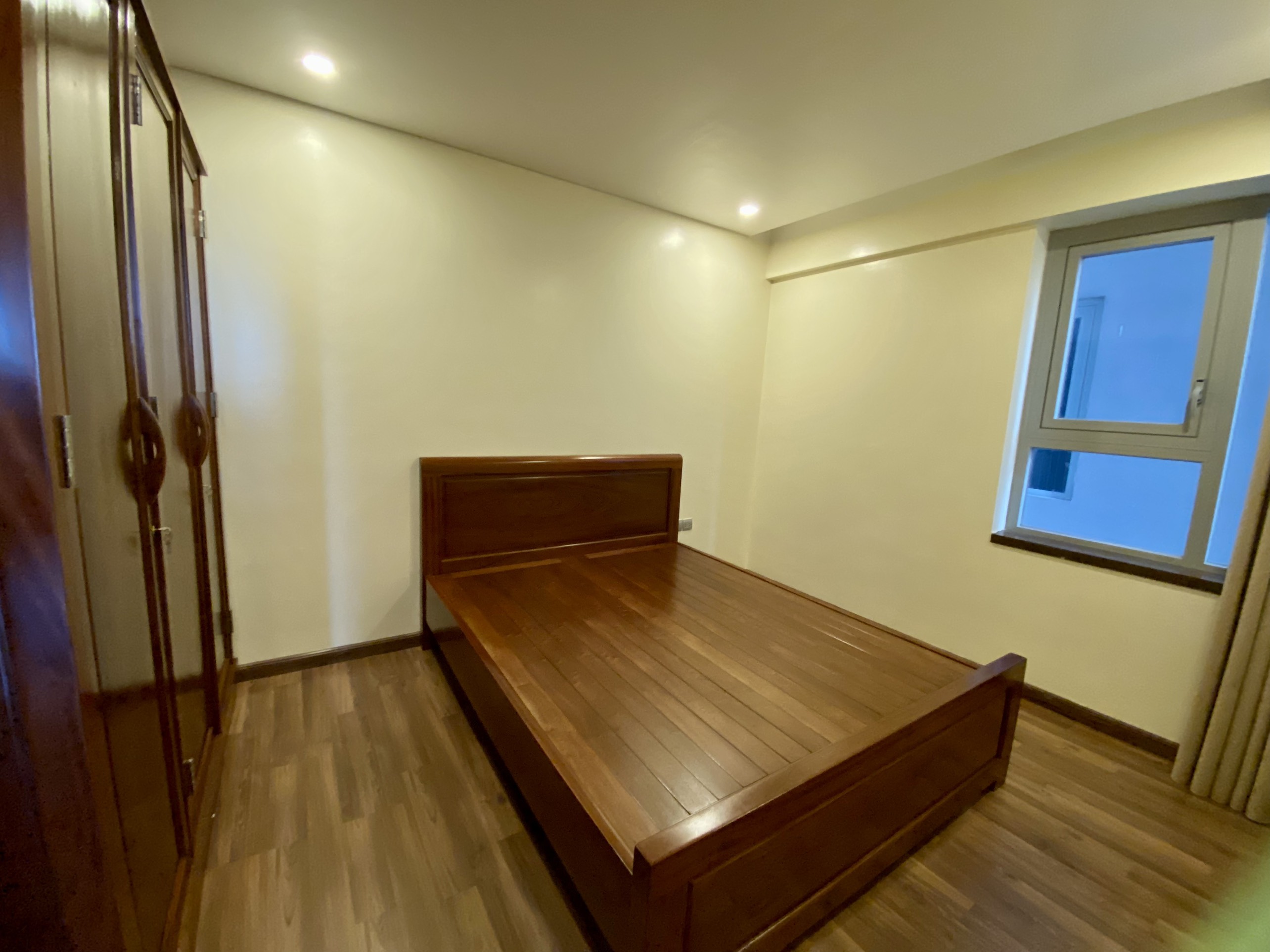 Cần bán căn 3 ngủ 114,3m2 tầng cao view công viên tòa N03T2 Ngoại Giao Đoàn 8