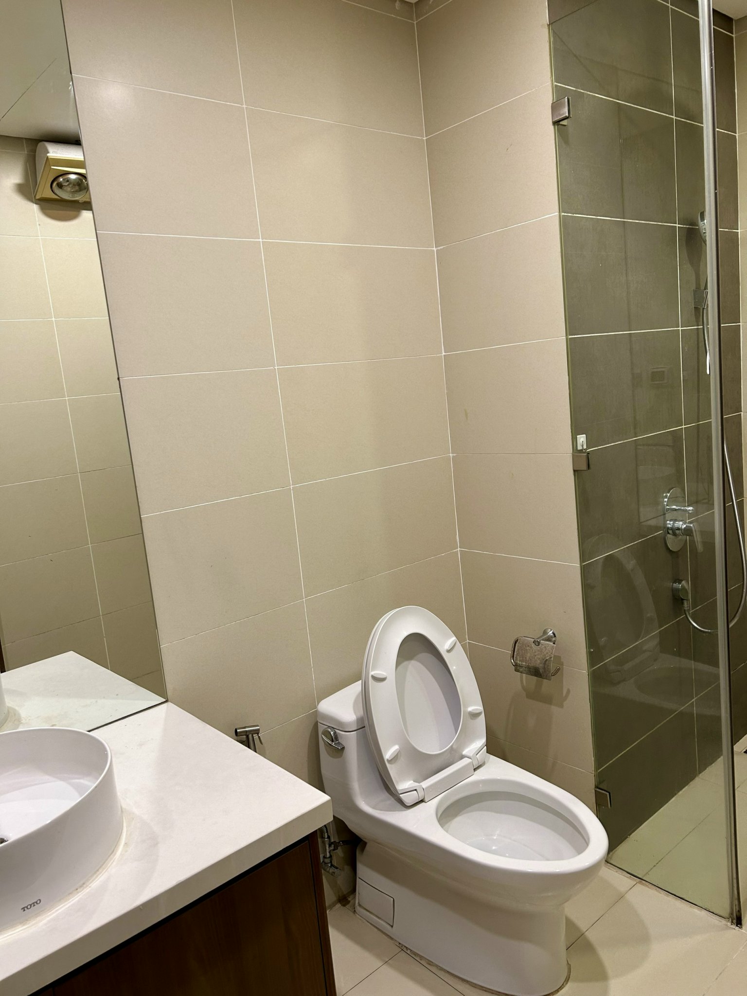 Cần bán gấp căn 2PN/87m2 tầng cao view hồ - đại sứ quán tòa N01T4 5