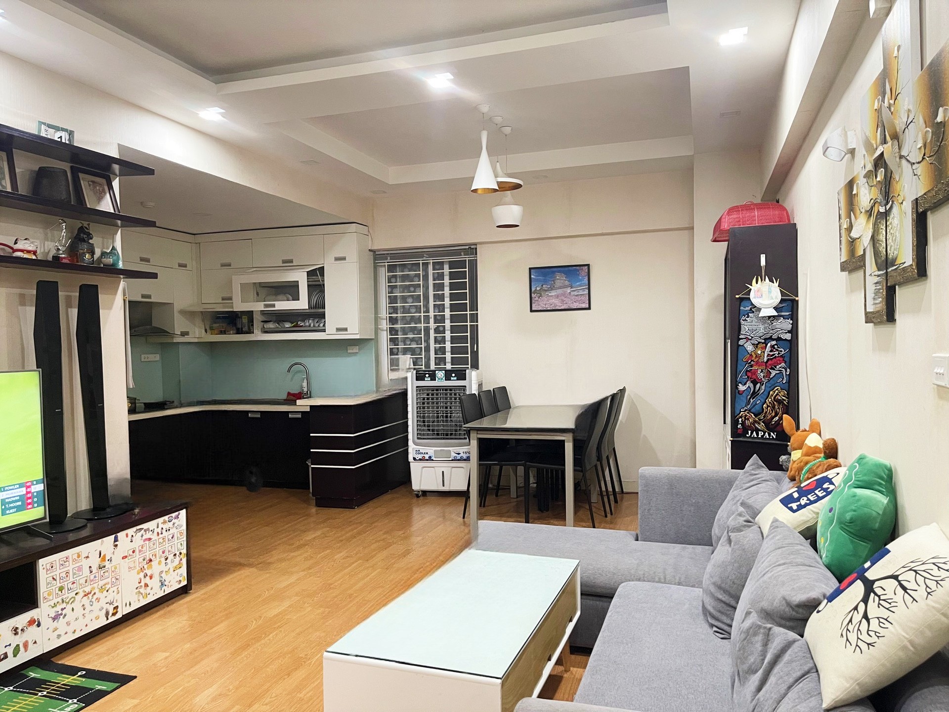 Cần bán nhanh căn hộ 2 ngủ 75m2 full đồ tại N03T8 Ngoại Giao Đoàn 1