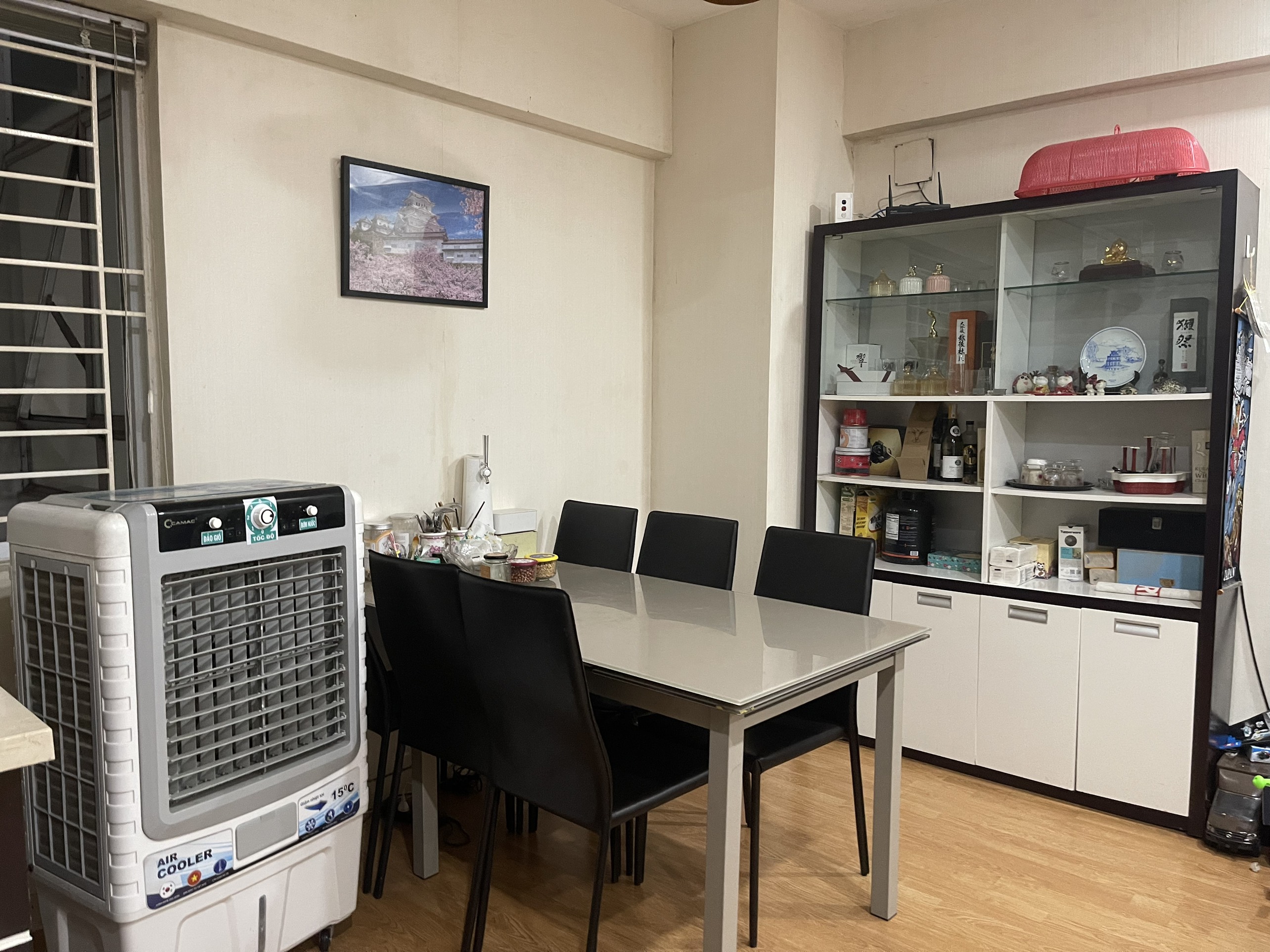 Cần bán nhanh căn hộ 2 ngủ 75m2 full đồ tại N03T8 Ngoại Giao Đoàn 3