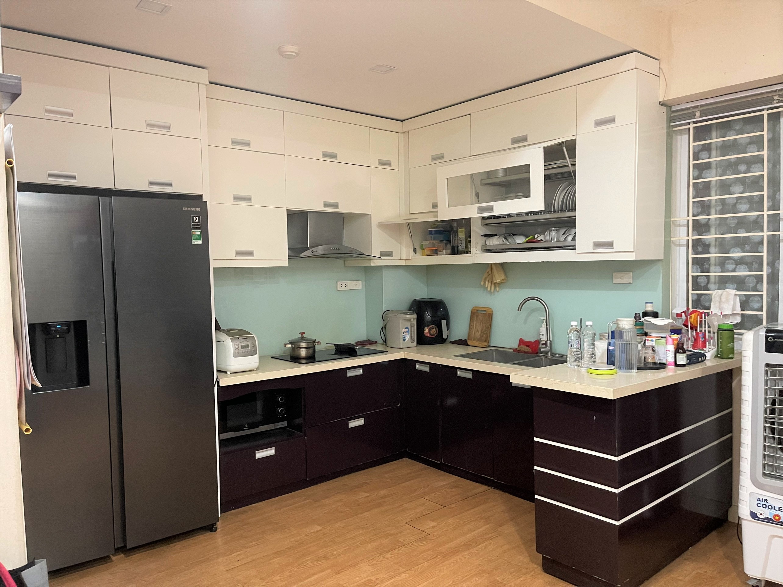 Cần bán nhanh căn hộ 2 ngủ 75m2 full đồ tại N03T8 Ngoại Giao Đoàn 4