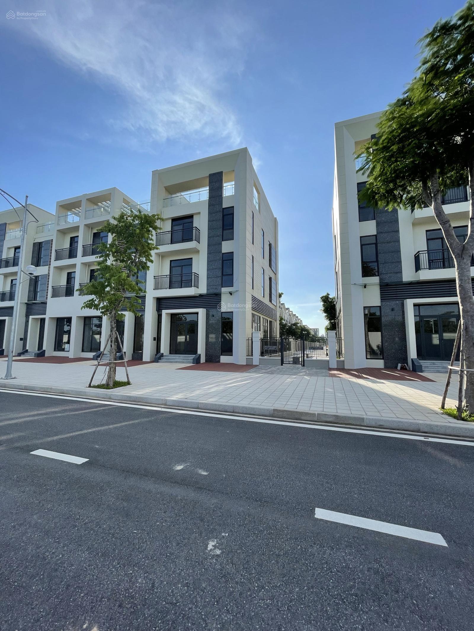 Cần bán shophouse Embassy Ngoại Giao Đoàn diện tích 154m2, mặt tiền 17m, căn góc đẹp thông ngã 4 kinh doanh 2