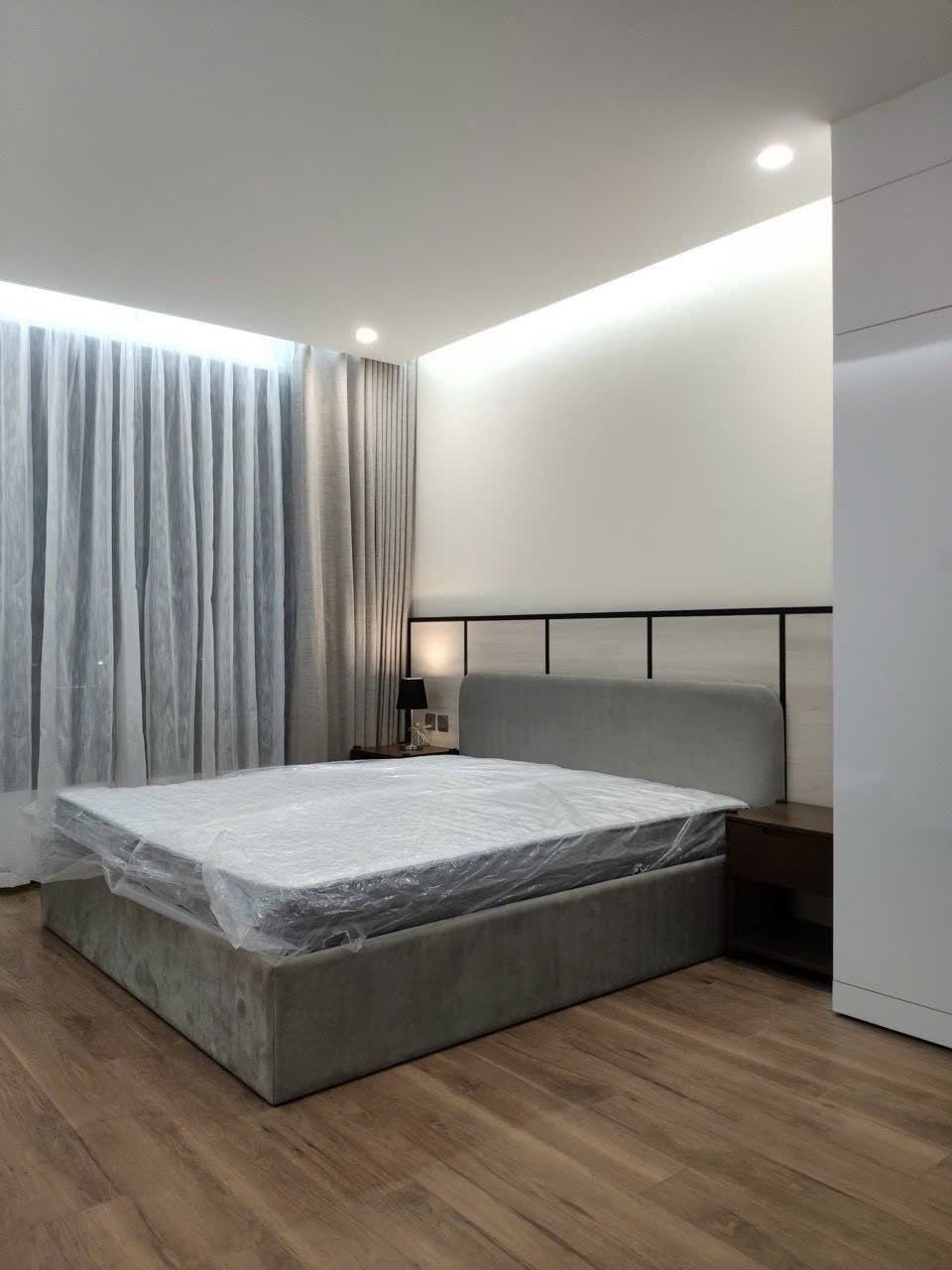 Cần cho thuê căn hộ 2 phòng ngủ tòa 6th Element Tây Hồ diện tích 83m2 đủ đồ phù hợp gia đình thuê lâu dài 4