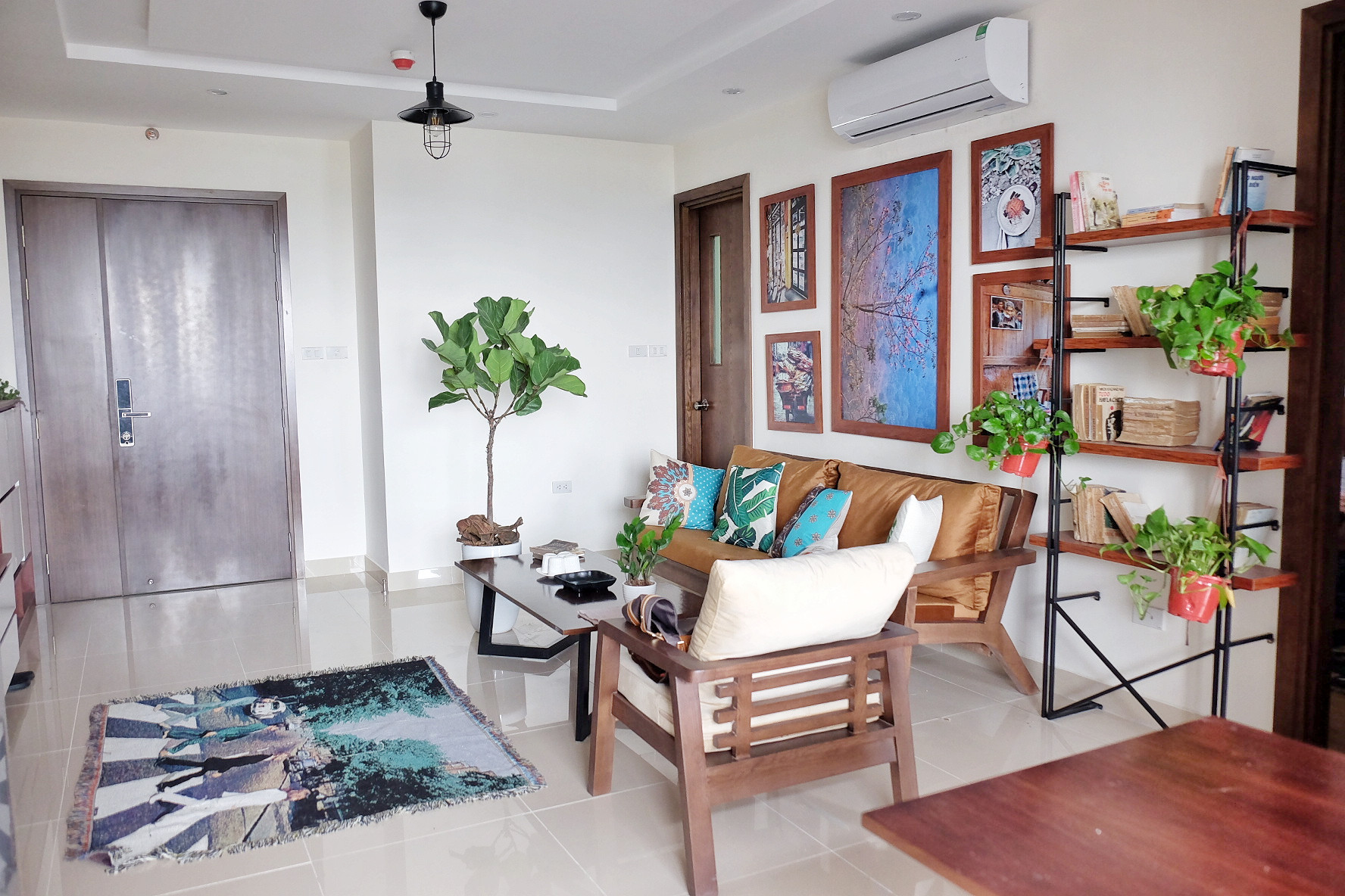 Căn hộ 2 ngủ full đồ, view Hồ Tây, cho thuê chỉ 13 triệu/1 tháng tòa N04A chung cư Ngoại Giao Đoàn 2