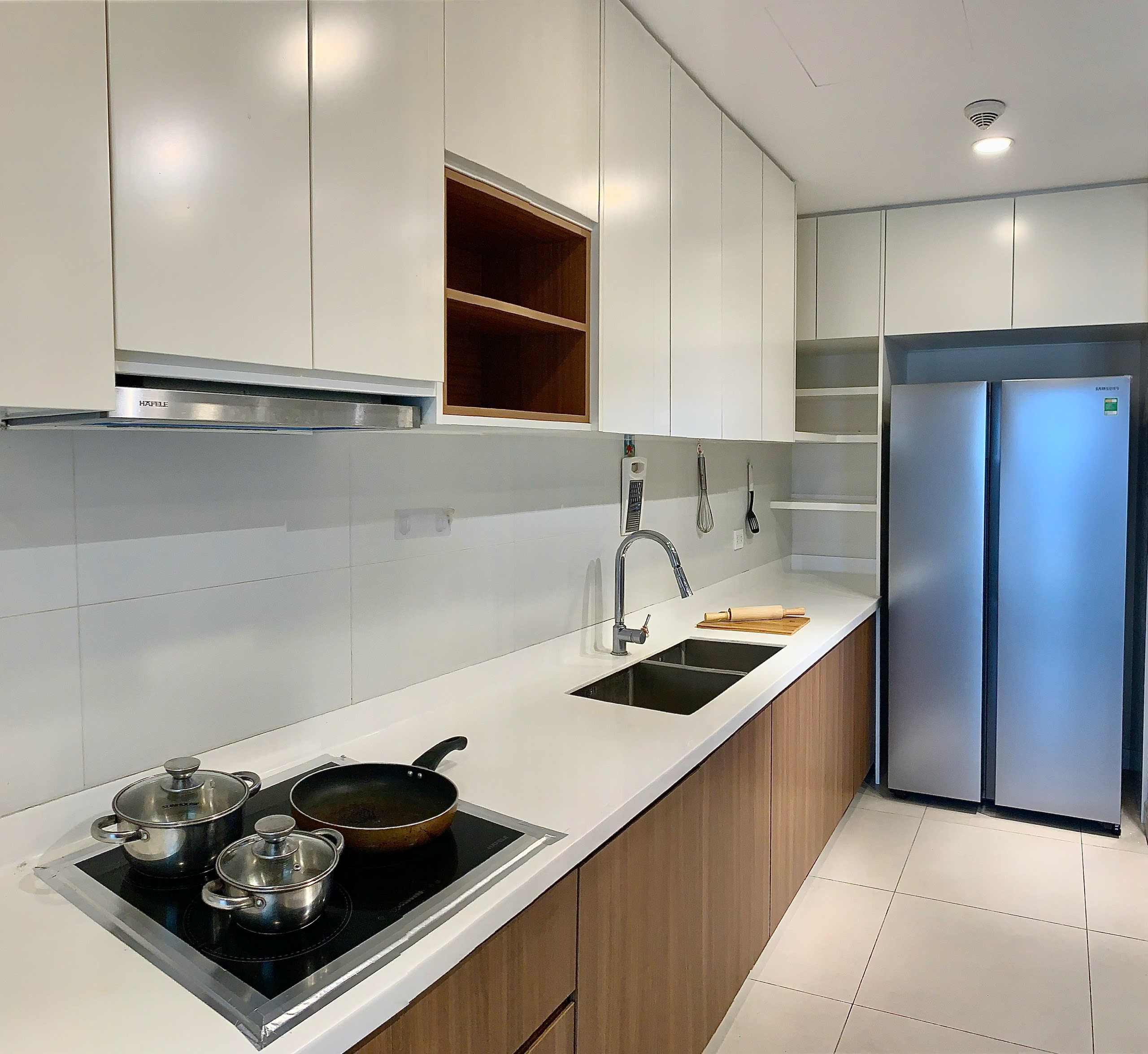 Căn hộ 3 ngủ 118m2 Kosmo Tây hồ tầng cao view hồ đủ đồ cần cho thuê 2