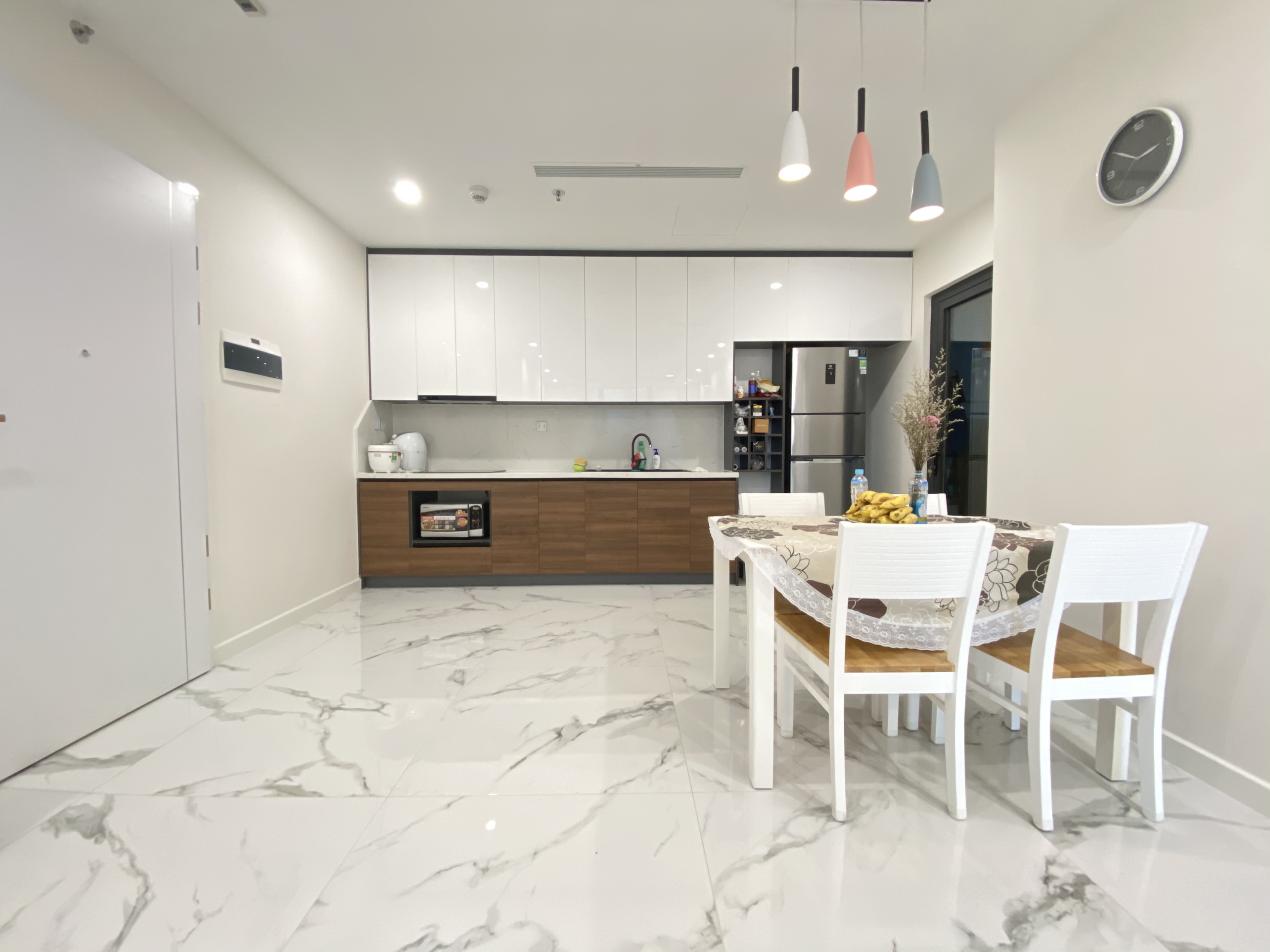 Căn hộ 3 phòng ngủ toà A5 cho thuê diện tích 112m2 đầy đủ đồ, view công viên đẹp 1