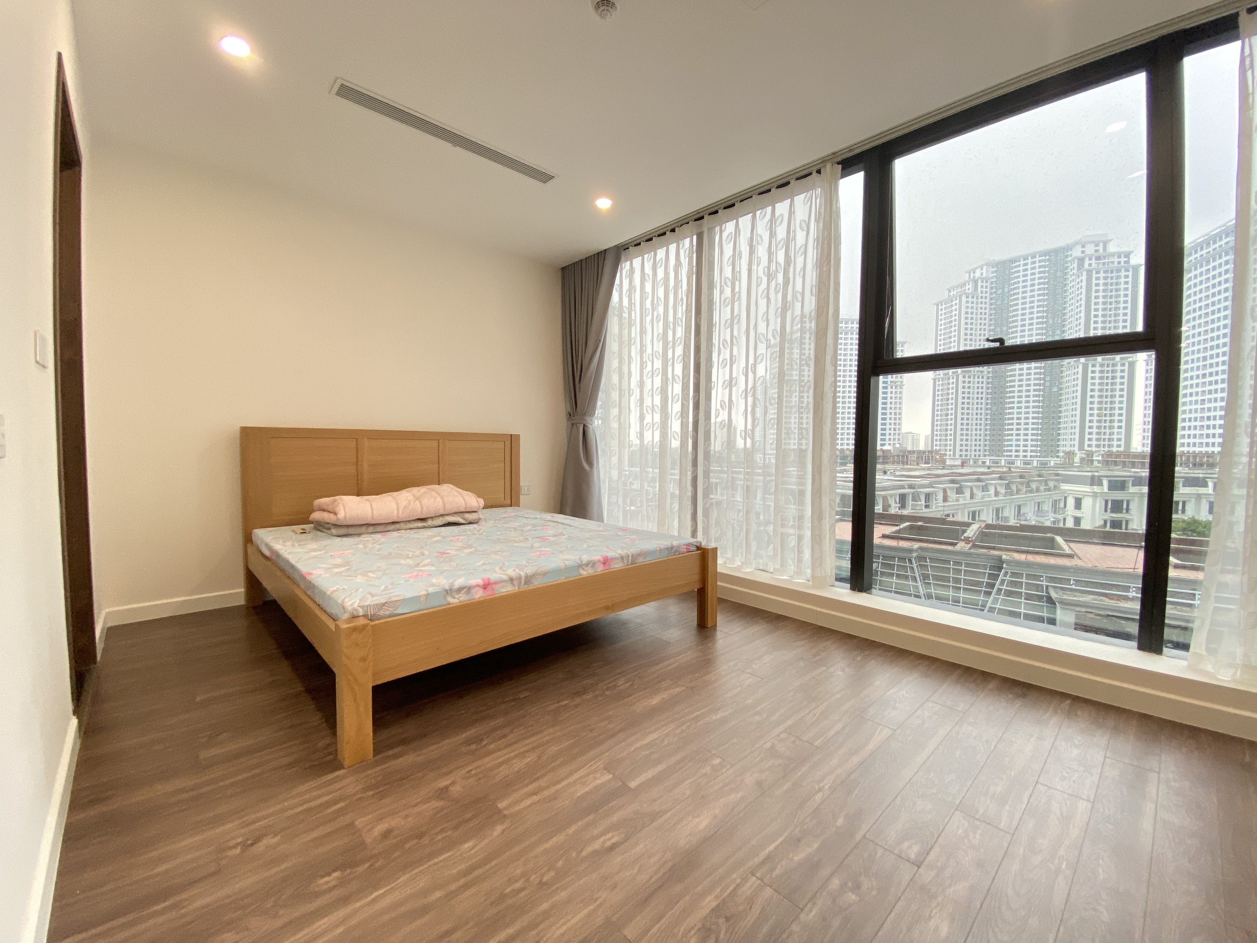 Căn hộ 3 phòng ngủ toà A5 cho thuê diện tích 112m2 đầy đủ đồ, view công viên đẹp 3
