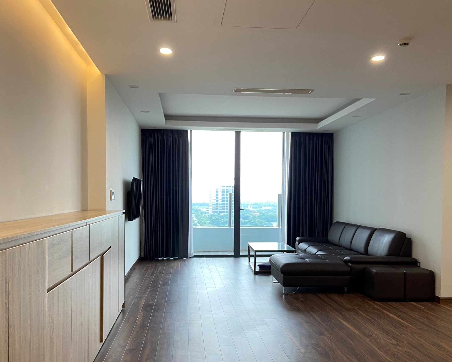 Cần tiền bán gấp căn 3 ngủ 131m2 full đồ view thoáng tòa N03T4 Ngoại Giao Đoàn 1
