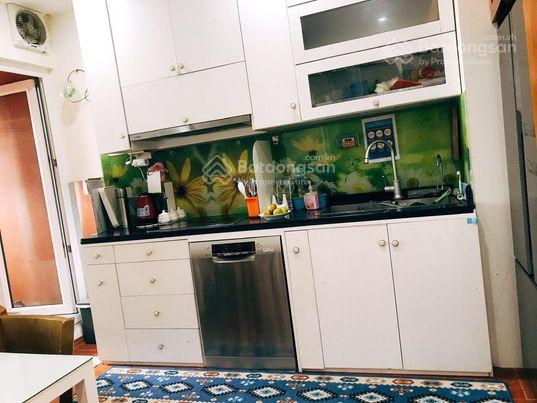 Cần tiền bán gấp căn hộ 2 phòng ngủ tại KĐT Nghĩa Đô diện tích 70m2 full đồ tầng trung view công viên 2