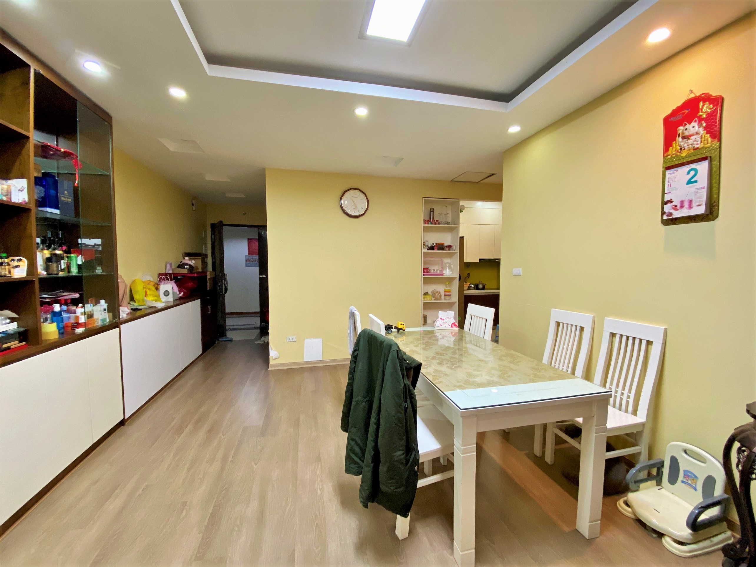 Chính chủ bán căn 3PN/103m2 tầng trung, full đồ tại N04B, bao mọi thuế phí 2