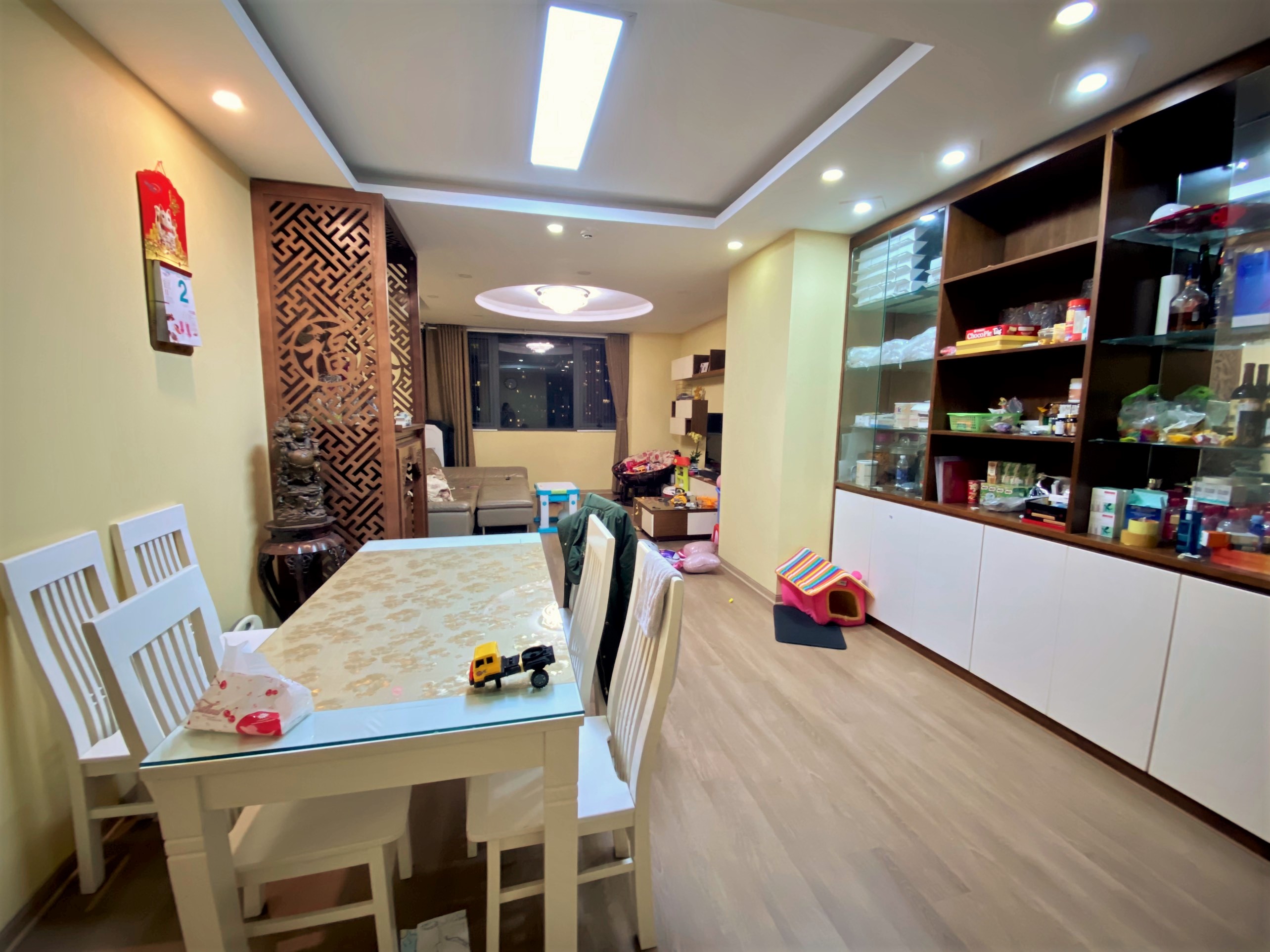 Chính chủ bán căn 3PN/103m2 tầng trung, full đồ tại N04B, bao mọi thuế phí 3
