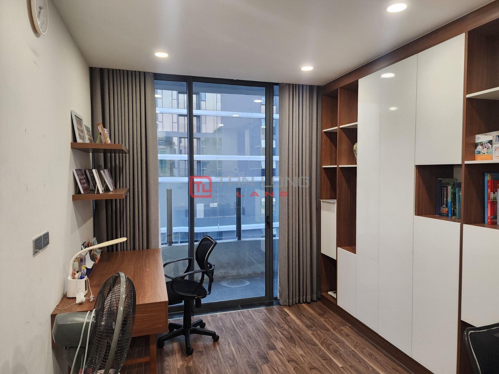 Chính chủ bán căn 4 ngủ 136m2 full đồ mới, có slot ô tô tại N01T8 Ngoại Giao Đoàn 5