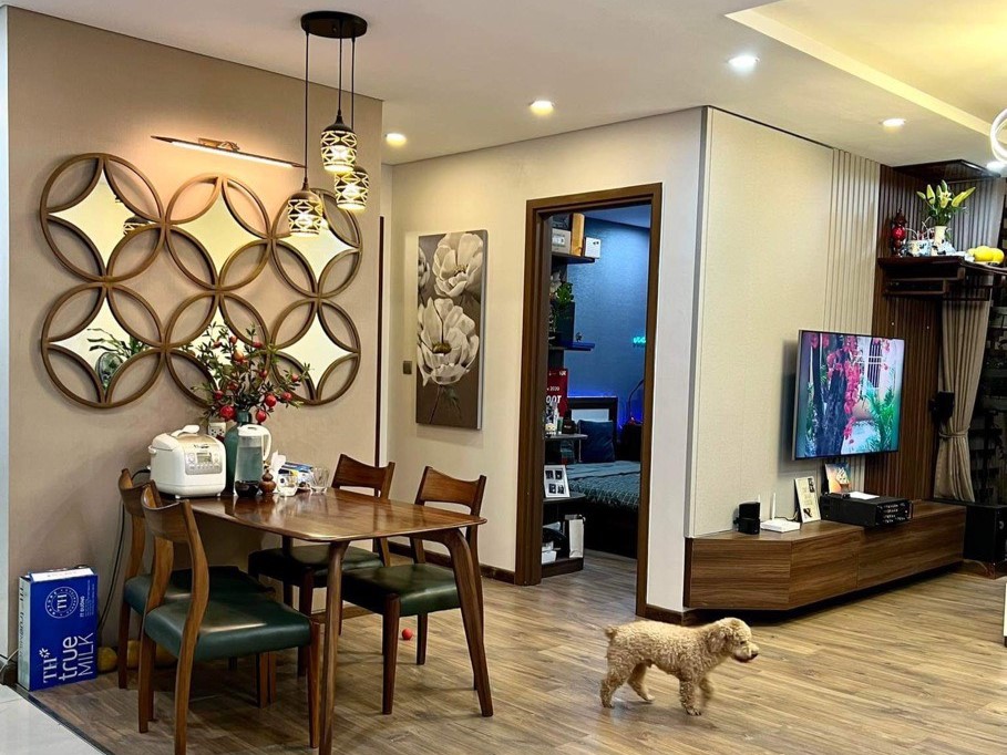 Chính chủ bán căn hộ 2 ngủ 87m2 full đồ, có sổ đỏ tòa N01T4 Ngoại Giao Đoàn 3
