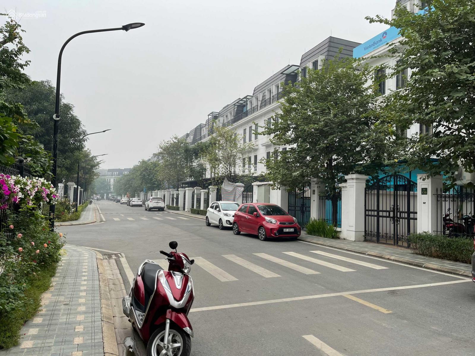 Chính chủ cần bán gấp biệt thự đơn lập Embassy Garden vị trí siêu đẹp hướng Nam 4