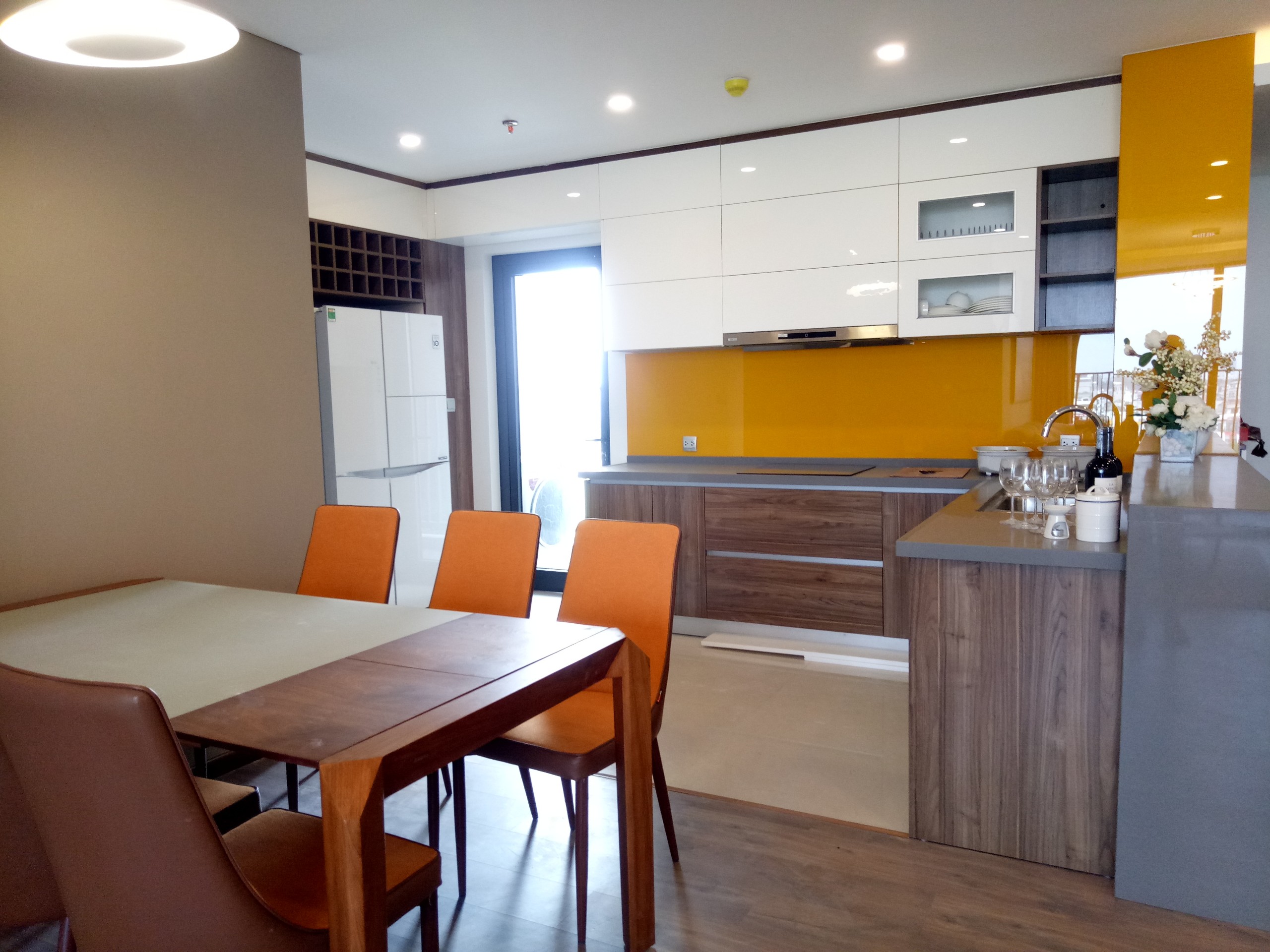 Chính chủ cho thuê căn hộ 3 phòng ngủ tòa N01-T4 Ngoại Giao Đoàn 5