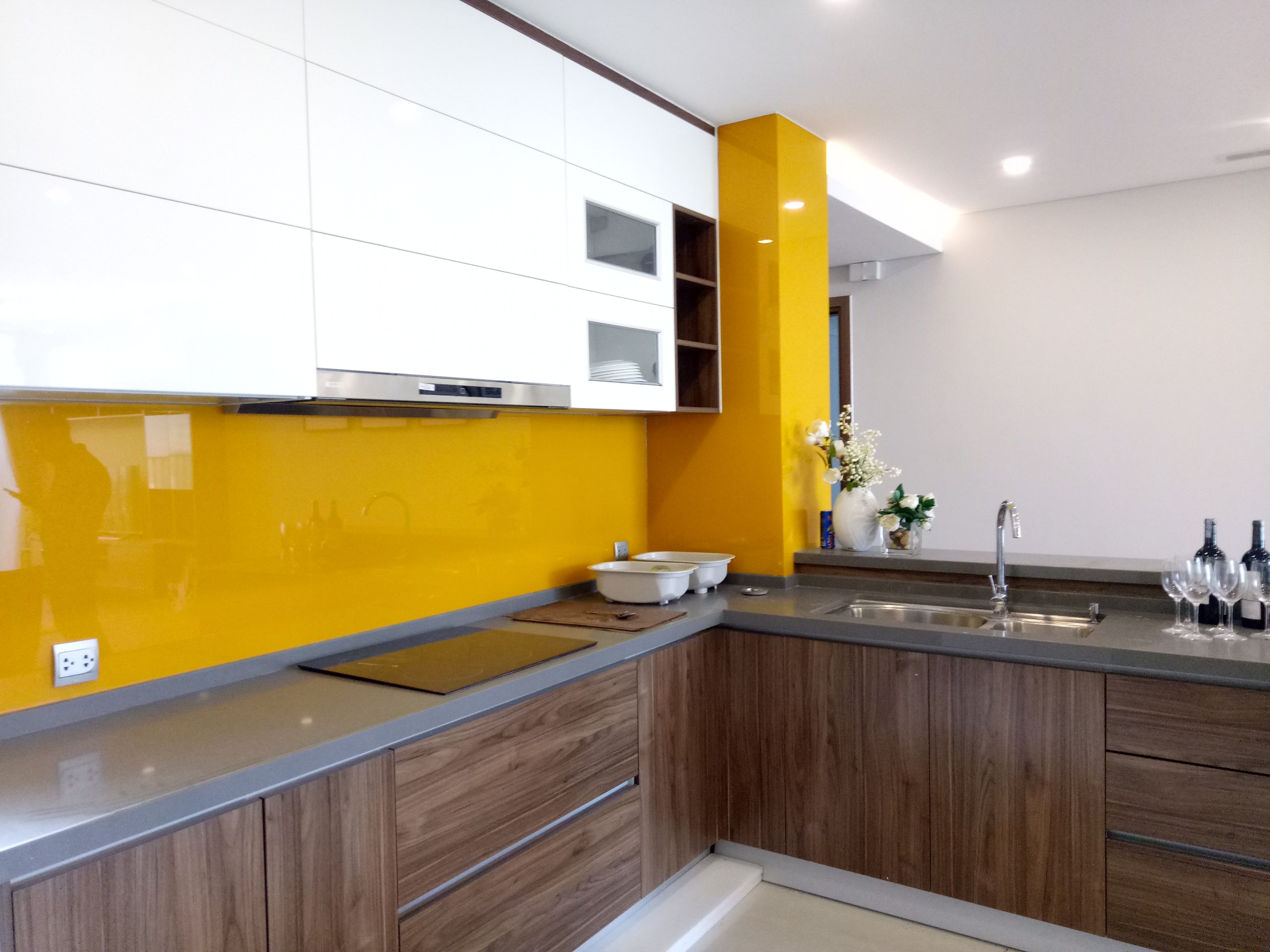 Chính chủ cho thuê căn hộ 3 phòng ngủ tòa N01-T4 Ngoại Giao Đoàn 6