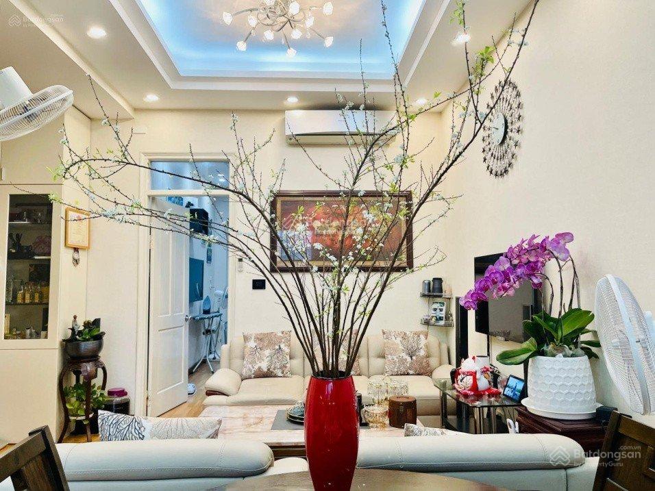 Chính chủ gửi bán căn hộ 1 phòng ngủ diện tích 50m2 hướng chính Bắc full đồ toà CT2B KĐT Nghĩa Đô 2