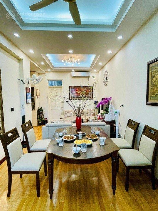 Chính chủ gửi bán căn hộ 1 phòng ngủ diện tích 50m2 hướng chính Bắc full đồ toà CT2B KĐT Nghĩa Đô 3