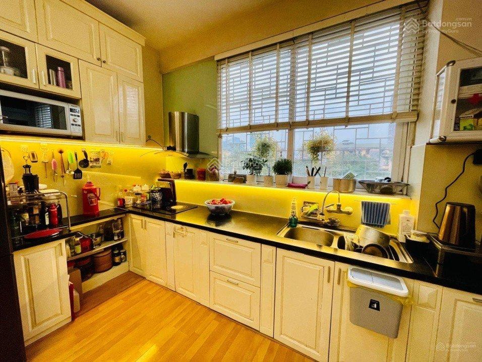 Chính chủ gửi bán căn hộ 1 phòng ngủ diện tích 50m2 hướng chính Bắc full đồ toà CT2B KĐT Nghĩa Đô 4