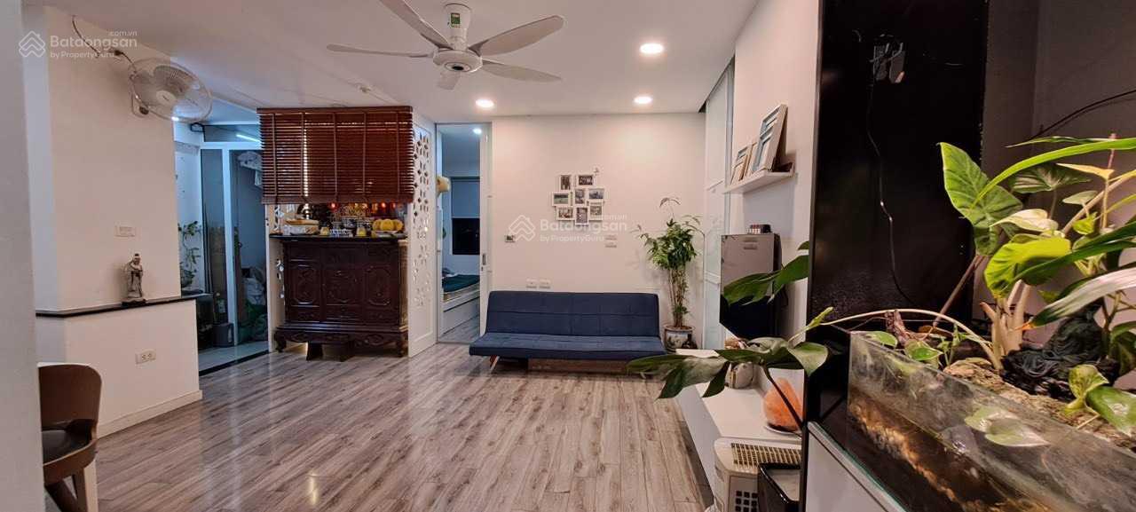 Chính chủ gửi bán căn hộ 3 phòng ngủ diện tích 102m2 full đồ tầng cao view hồ toà A1 Green Stars 3