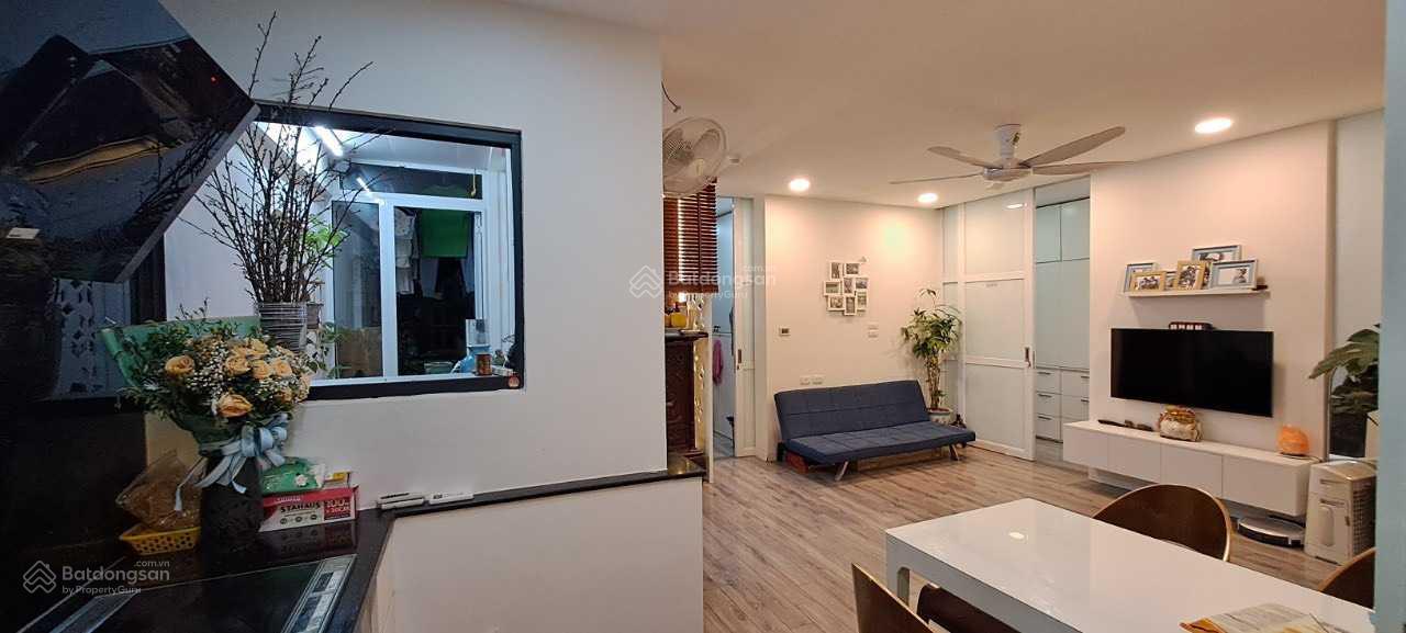 Chính chủ gửi bán căn hộ 3 phòng ngủ diện tích 102m2 full đồ tầng cao view hồ toà A1 Green Stars 4