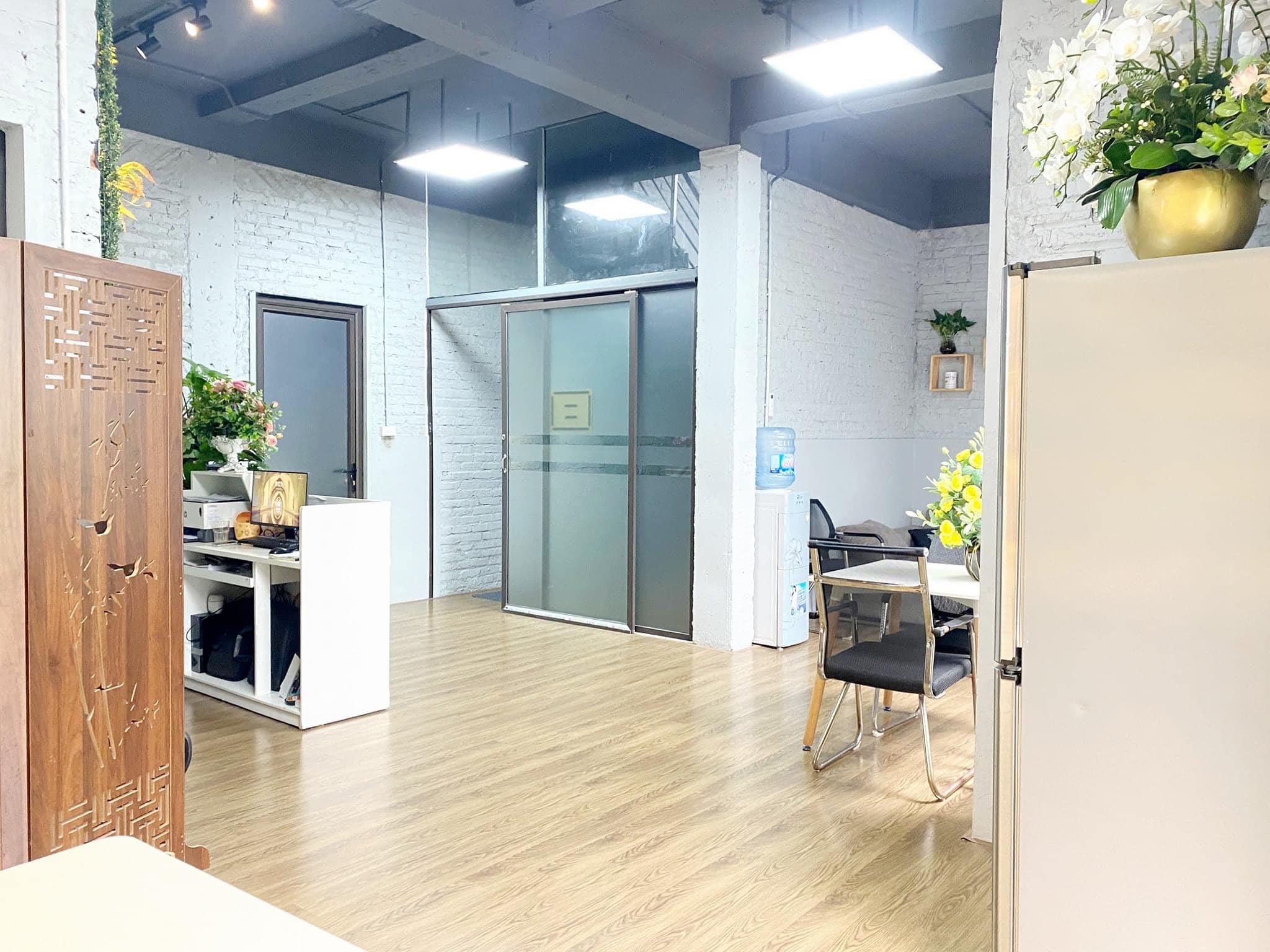 Cho thuê biệt thự Ngoại Giao Đoàn 330m2 x 3 tầng, kinh doanh được, vị trí đẹp 4