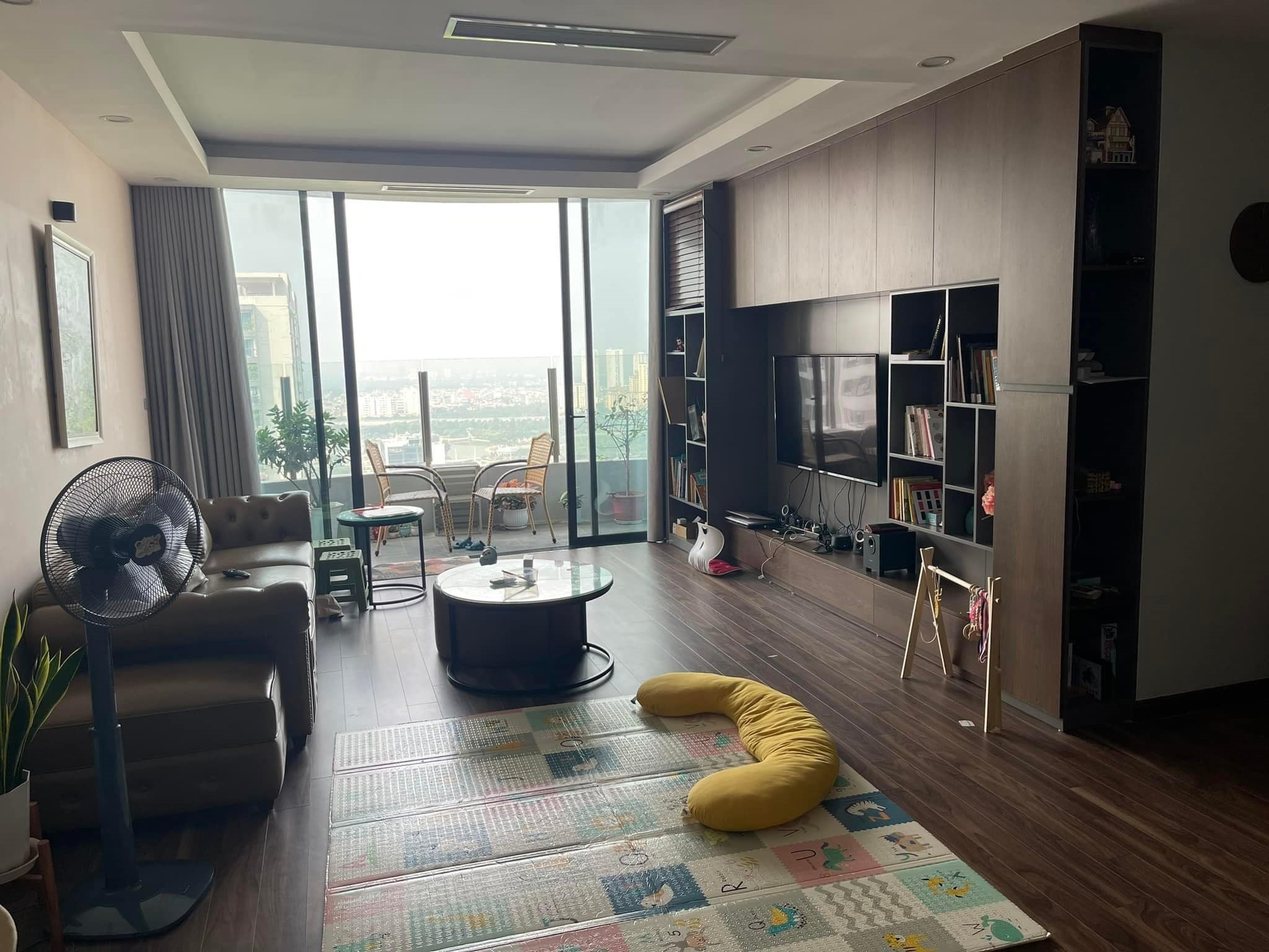 Cho thuê căn 2 ngủ 83m2 full đồ mới đẹp tòa N03T5 Ngoại Giao Đoàn 1