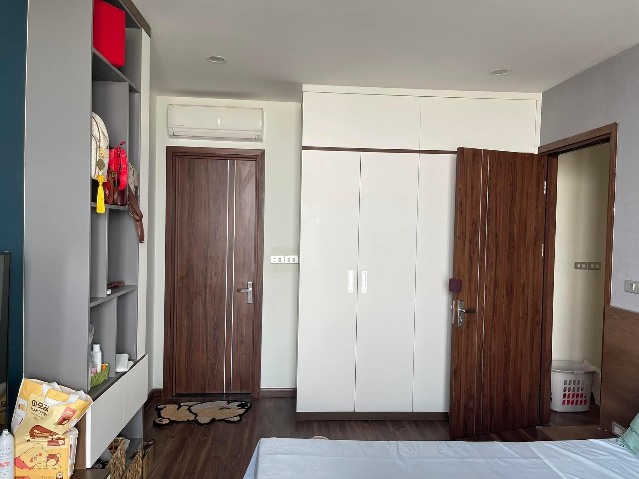 Cho thuê căn 2 ngủ 83m2 full đồ mới đẹp tòa N03T5 Ngoại Giao Đoàn 8