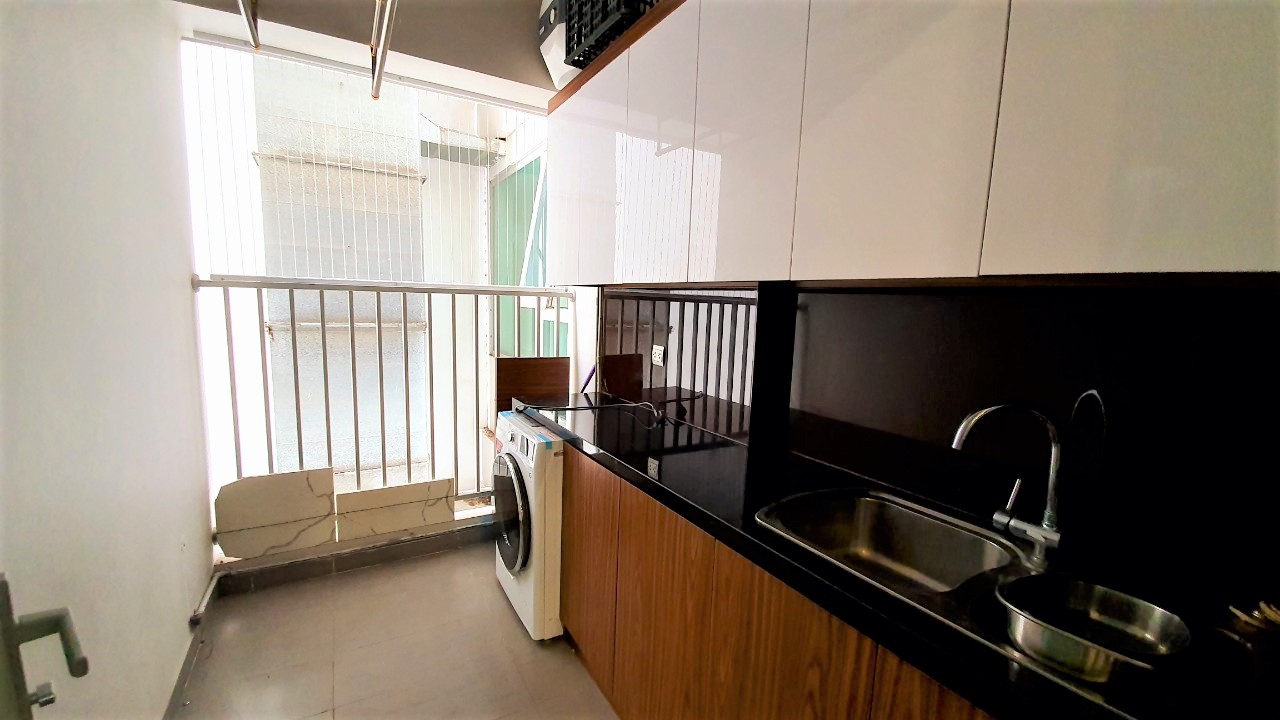 Cho thuê căn 2PN toà N03T2 Ngoại giao đoàn, view Cầu Nhật Tân 3