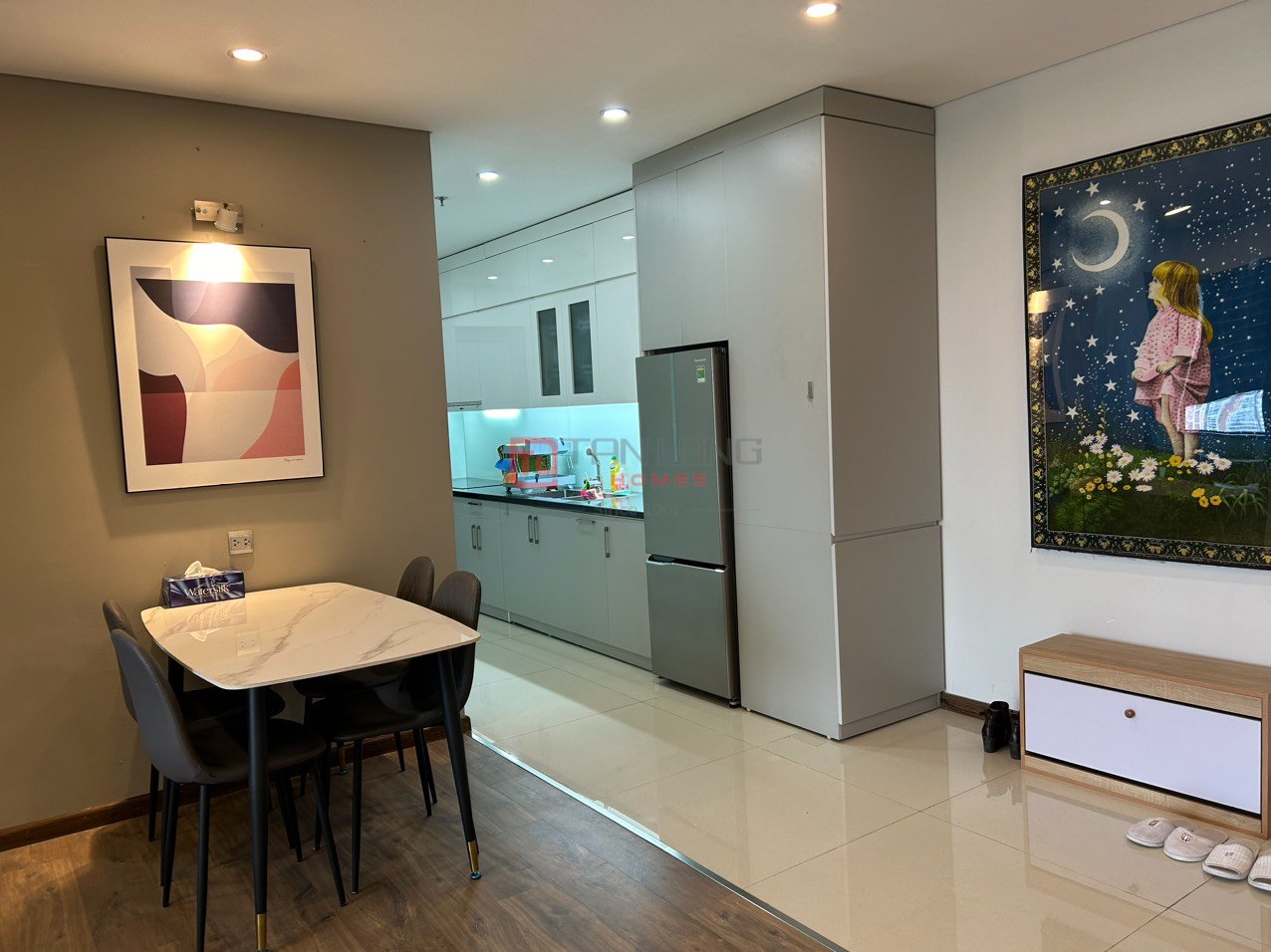 Cho thuê căn 2PN/87m2 full đồ, tầng cao view thoáng tòa N01T4 Ngoại Giao Đoàn 2