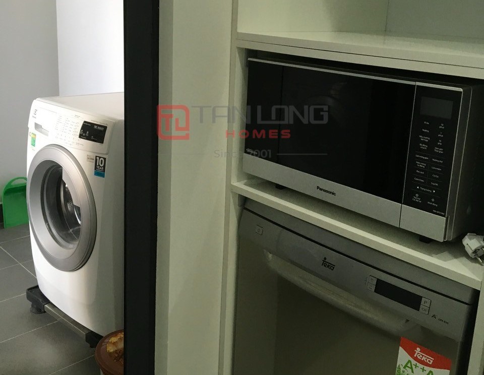 Cho thuê căn 2PN/87m2 full đồ, tầng cao view thoáng tòa N01T4 Ngoại Giao Đoàn 7