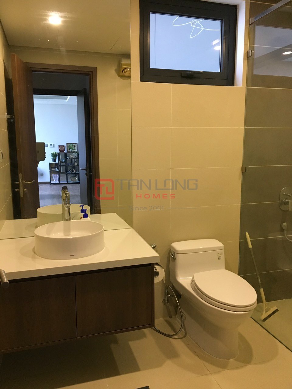 Cho thuê căn 2PN/87m2 full đồ, tầng cao view thoáng tòa N01T4 Ngoại Giao Đoàn 8