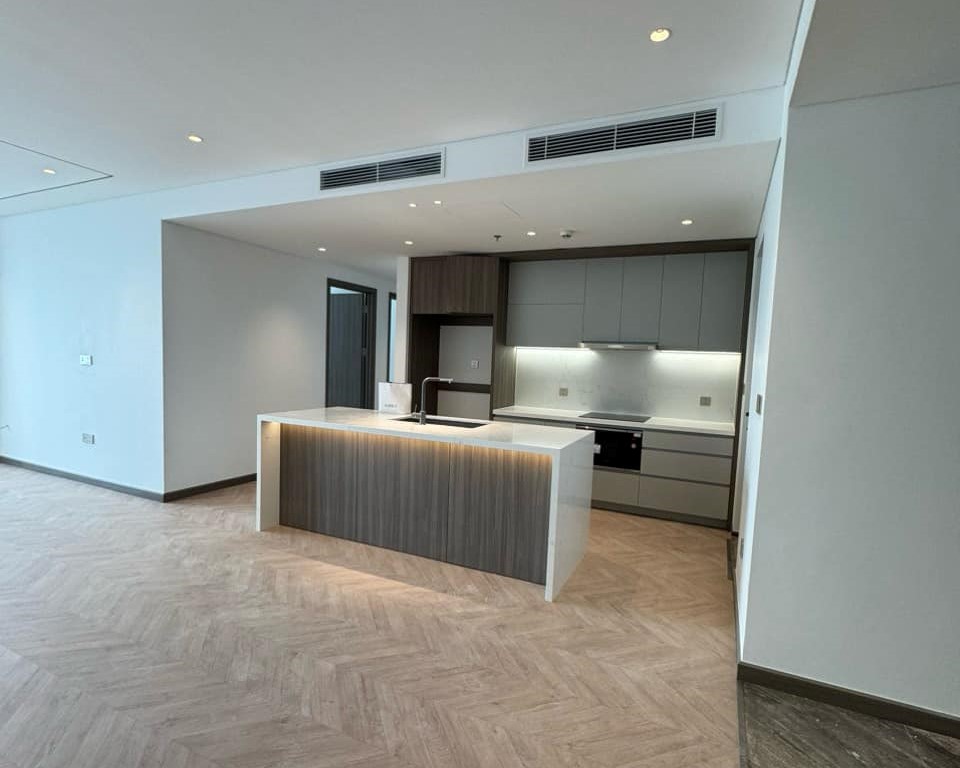 Cho thuê căn 3 ngủ 101m2 tầng cao, mới nguyên bản tòa N01T6 Ngoại Giao Đoàn 2