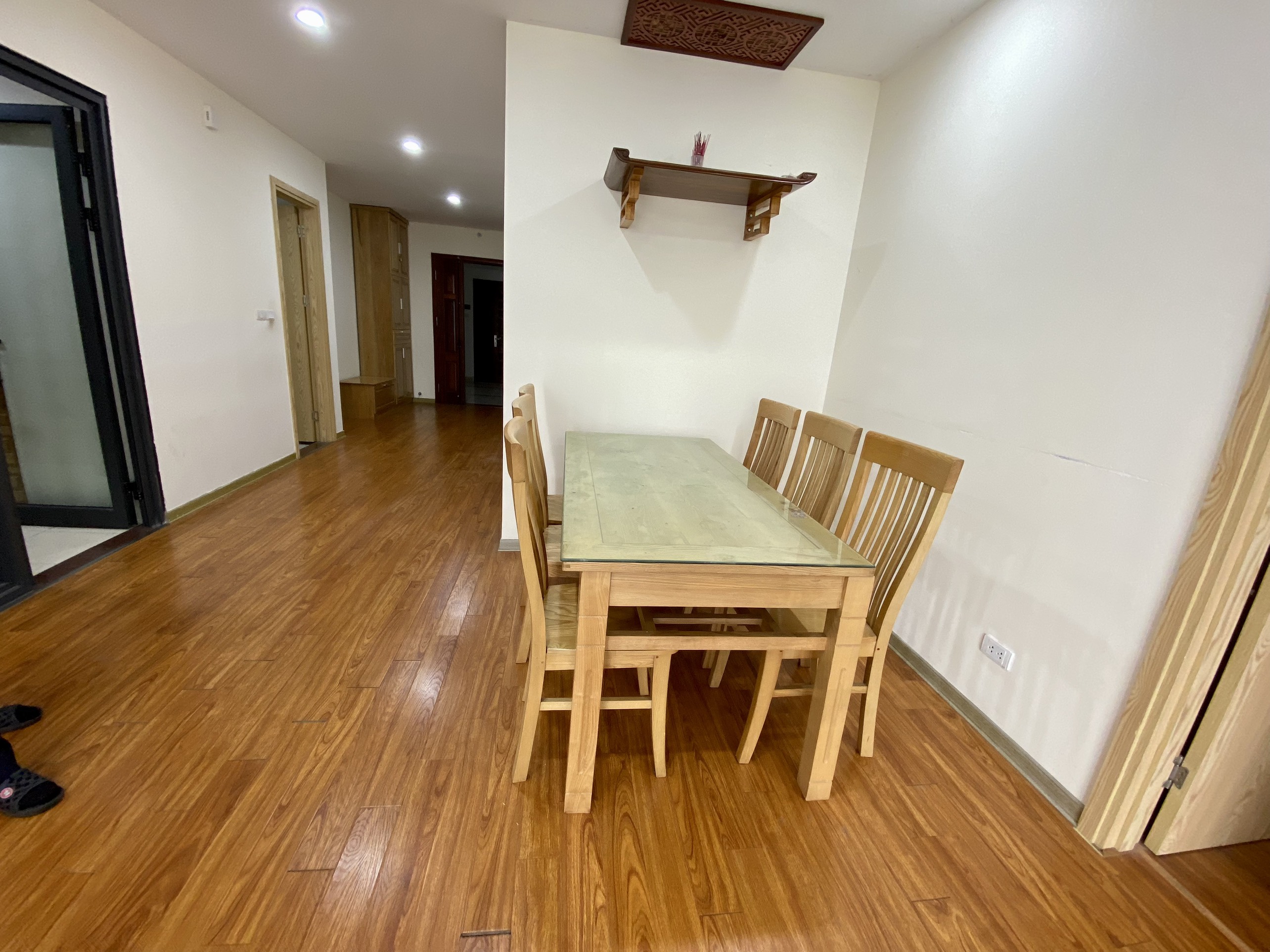 Cho thuê căn 3 ngủ 109m2 tầng trung full đồ tại N01T3 Ngoại Giao Đoàn 3