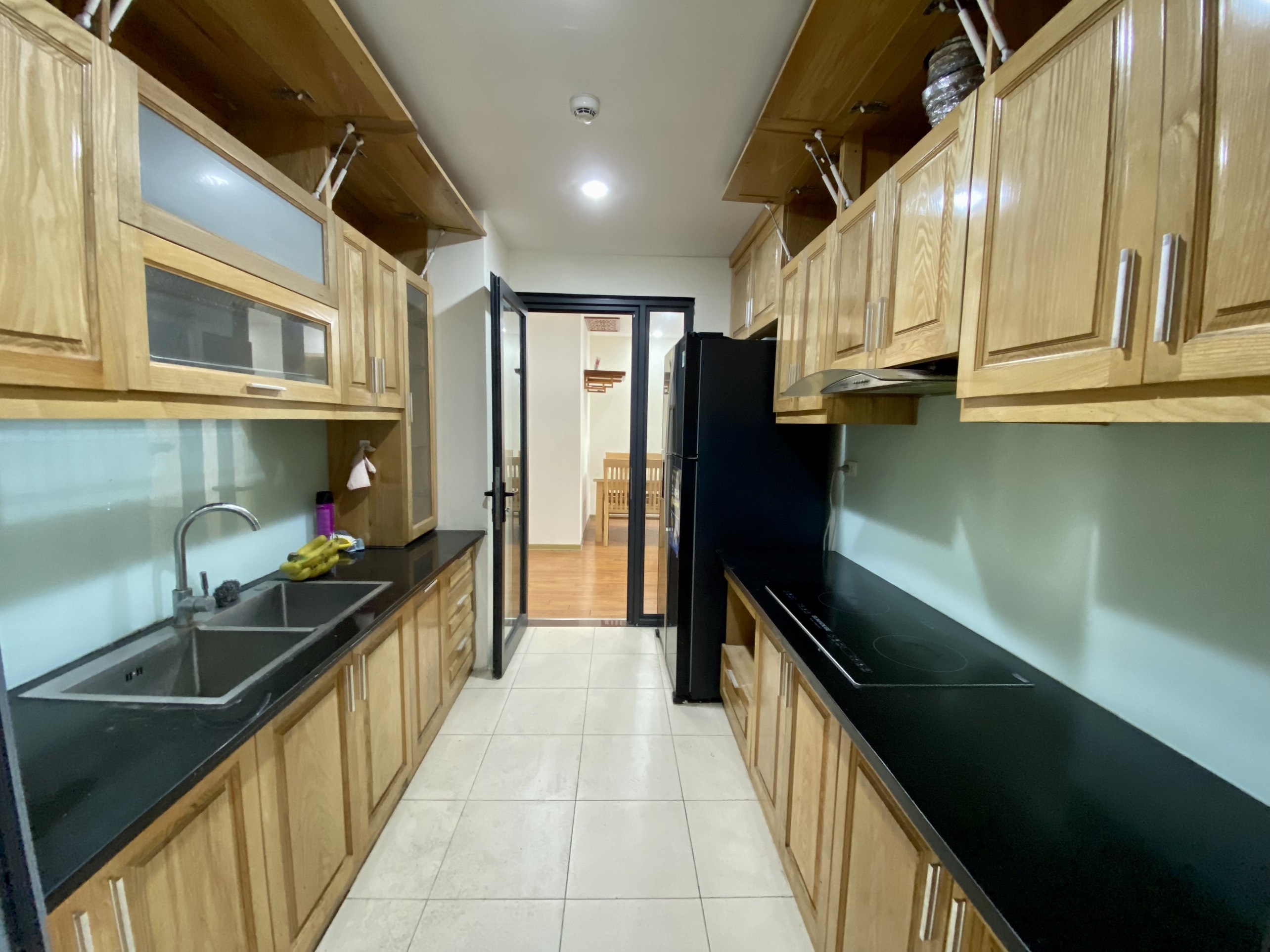 Cho thuê căn 3 ngủ 109m2 tầng trung full đồ tại N01T3 Ngoại Giao Đoàn 5