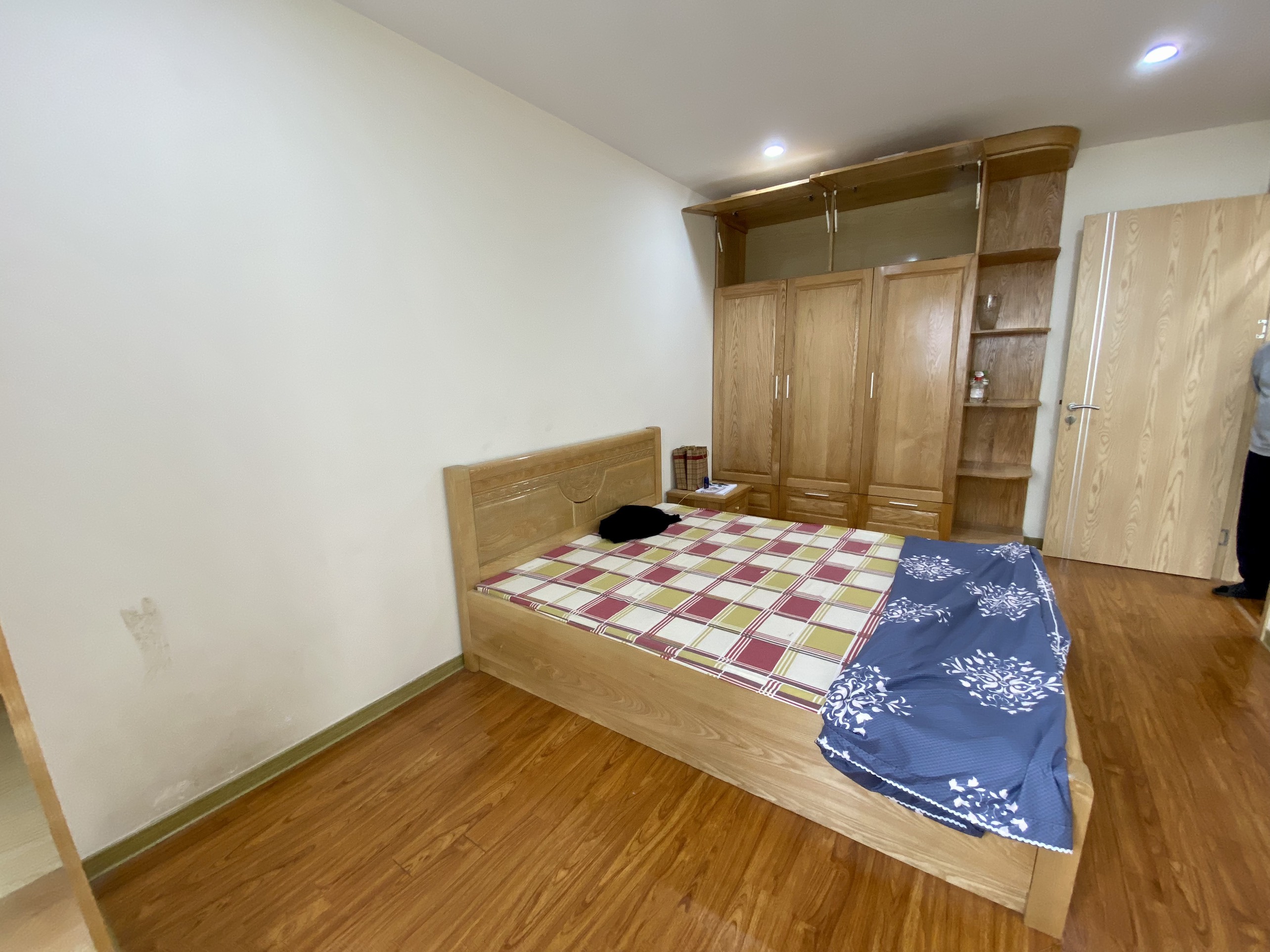 Cho thuê căn 3 ngủ 109m2 tầng trung full đồ tại N01T3 Ngoại Giao Đoàn 11