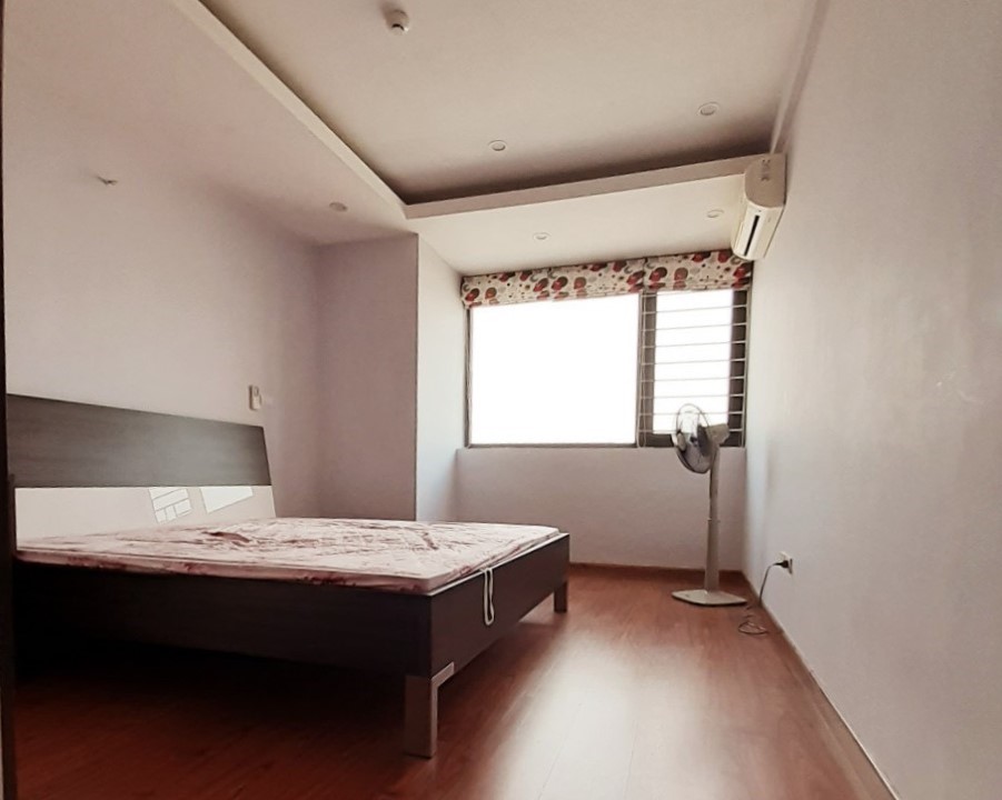 Cho thuê căn 3 ngủ 129m2 tầng cao view Hồ Tây tại N04B Ngoại Giao Đoàn 5