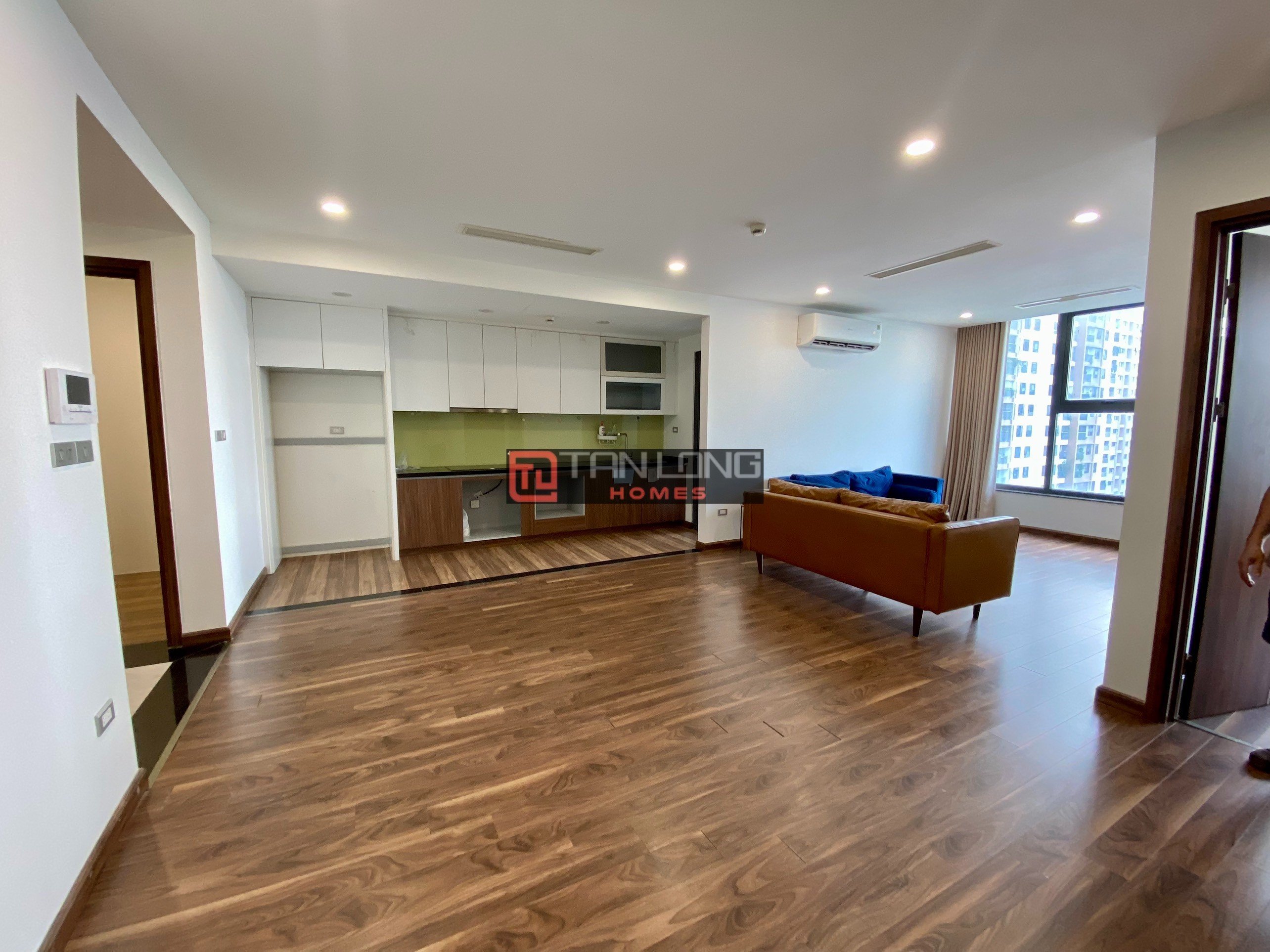 Cho thuê căn 3 ngủ 93.3m2 full đồ cơ bản view thoáng mát N01T8 Ngoại Giao Đoàn 4
