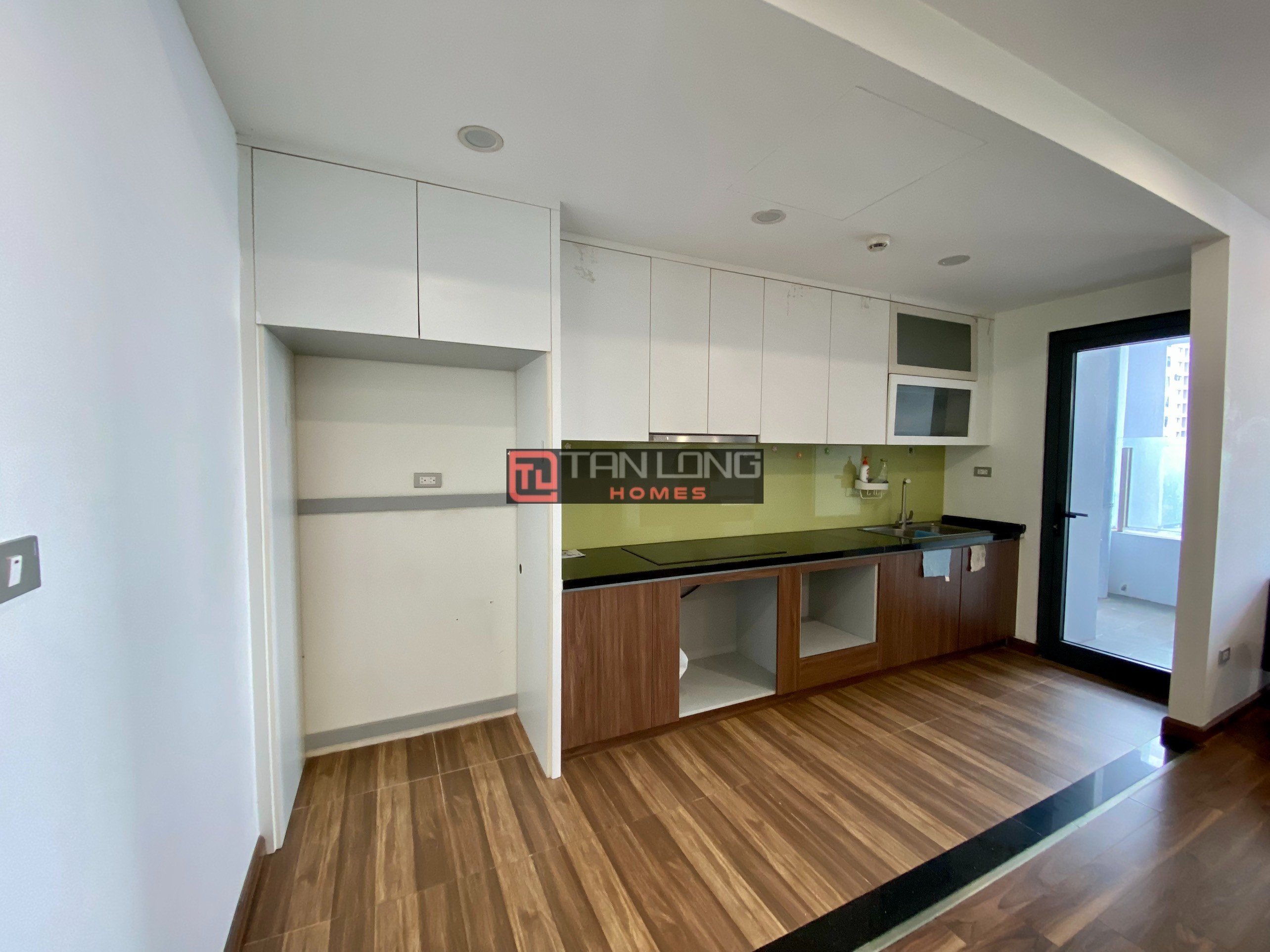 Cho thuê căn 3 ngủ 93.3m2 full đồ cơ bản view thoáng mát N01T8 Ngoại Giao Đoàn 5