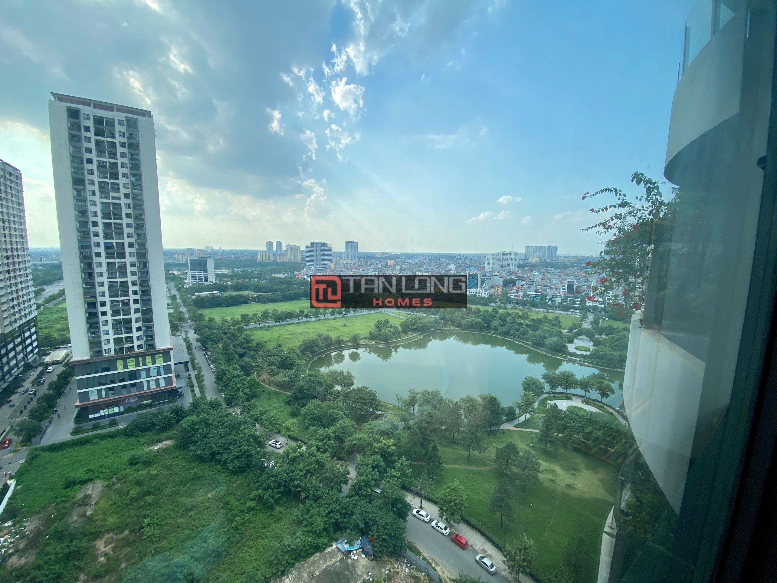 Cho thuê căn 3 ngủ 93.3m2 full đồ cơ bản view thoáng mát N01T8 Ngoại Giao Đoàn 15