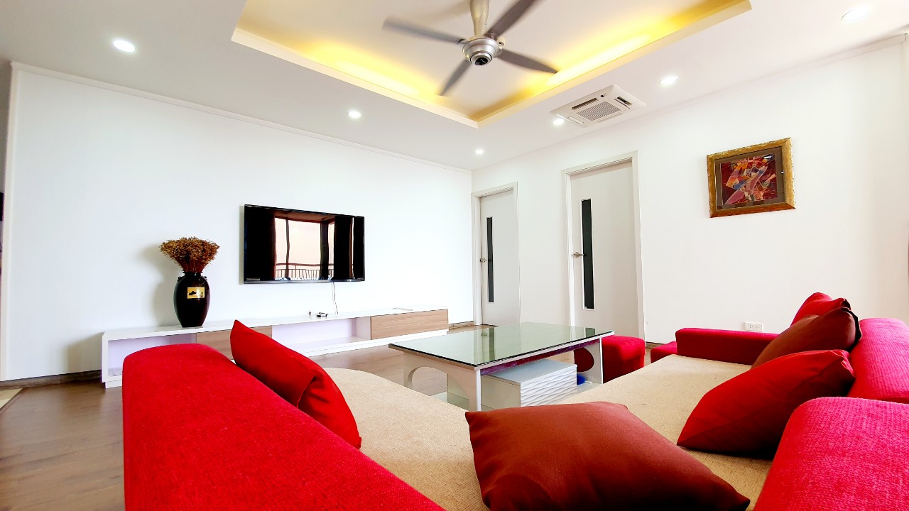 Cho thuê căn 3PN Tầng cao toà N01 T2 Ngoại Giao Đoàn Hà Nội 3