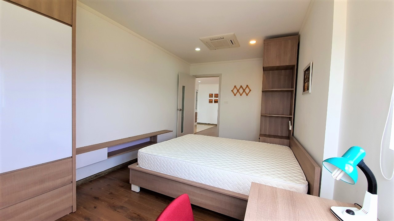 Cho thuê căn 3PN Tầng cao toà N01 T2 Ngoại Giao Đoàn Hà Nội 6