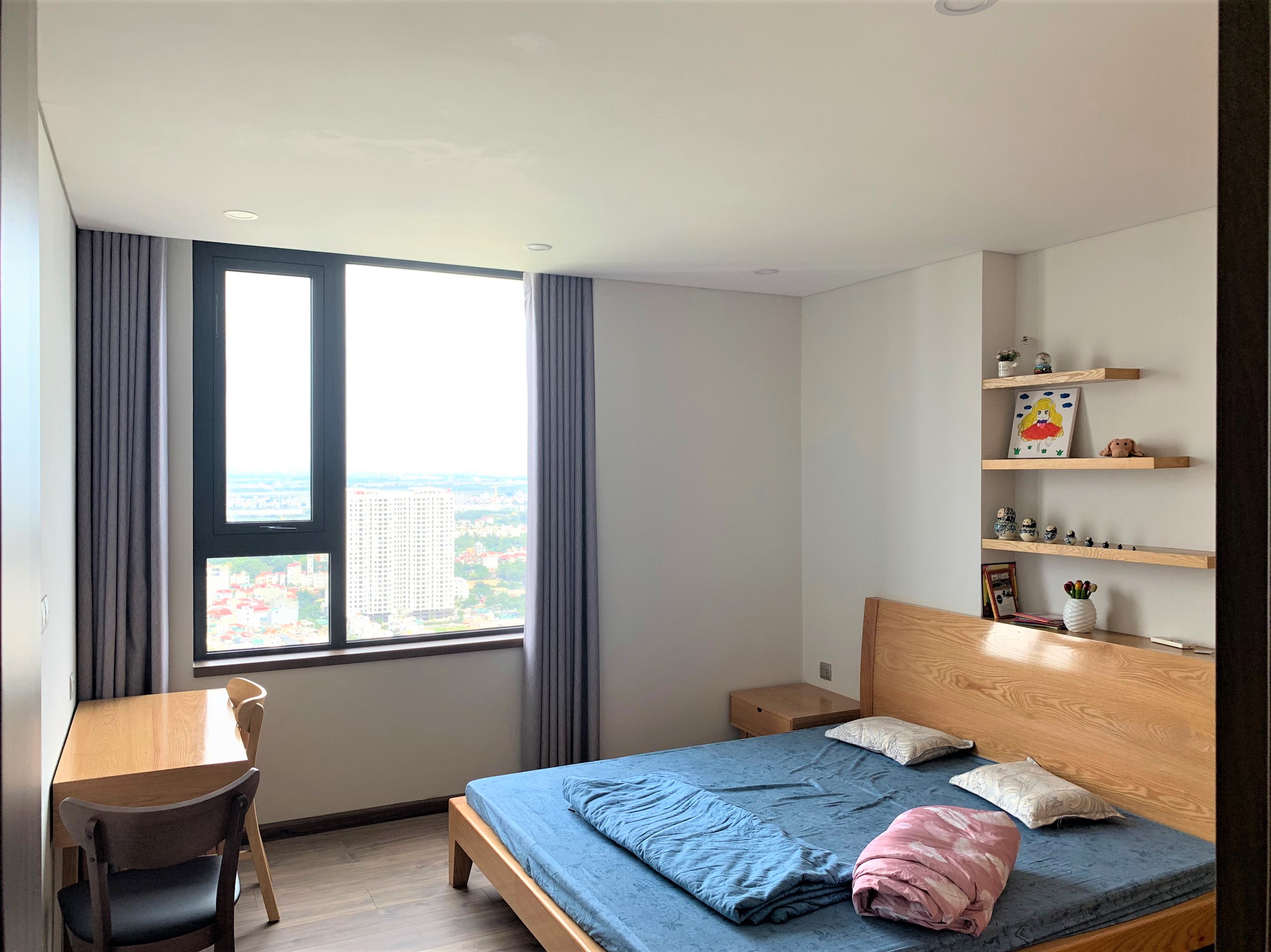 Cho thuê căn 3PN tầng cao toà N01 T4, View Hồ 5