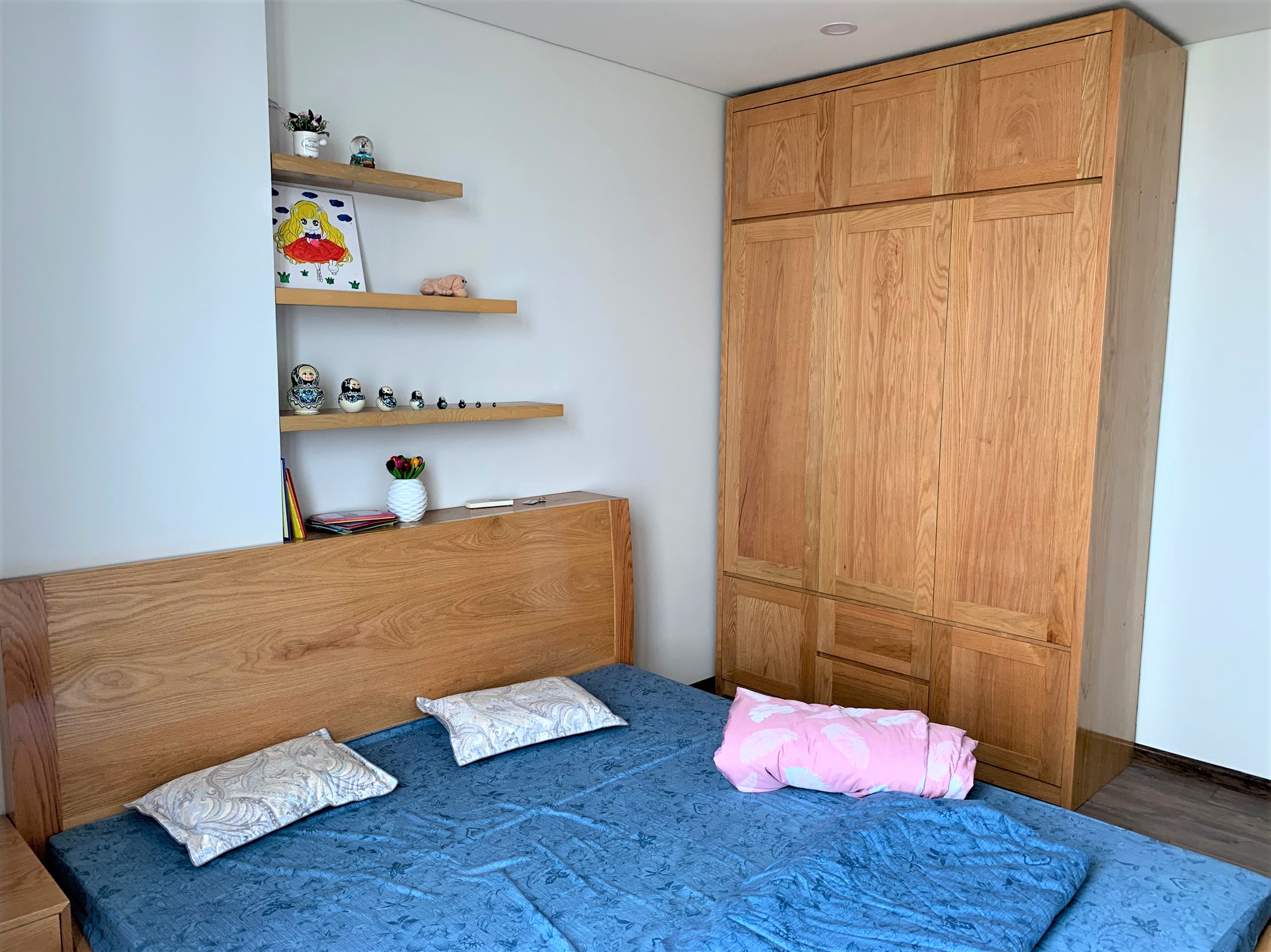 Cho thuê căn 3PN tầng cao toà N01 T4, View Hồ 7