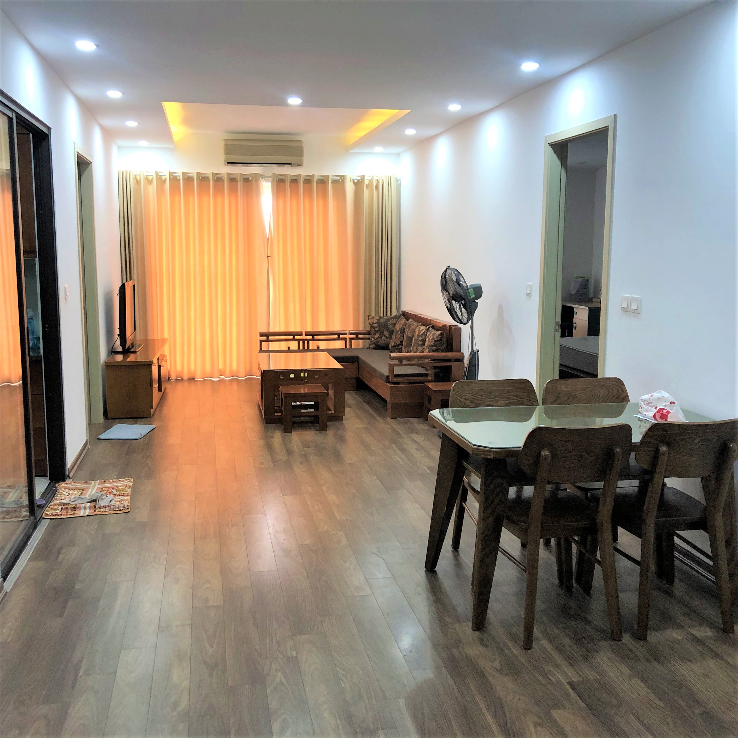 Cho thuê căn 3PN tầng thấp toà N02 T3 Ngoại Giao Đoàn, view Hồ 2