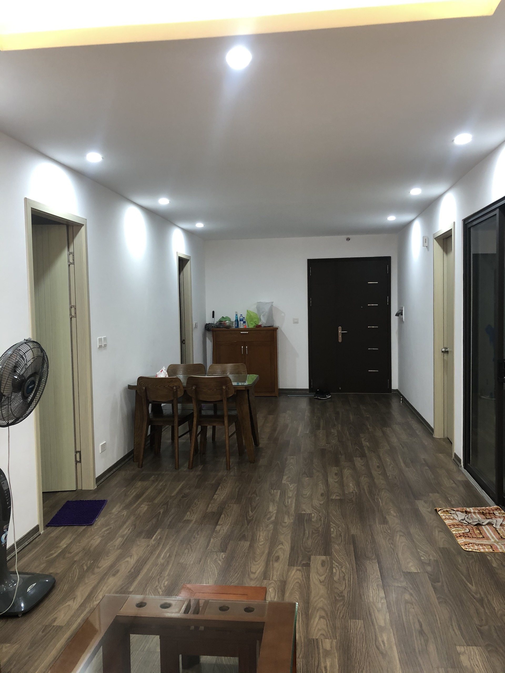 Cho thuê căn 3PN tầng thấp toà N02 T3 Ngoại Giao Đoàn, view Hồ 3
