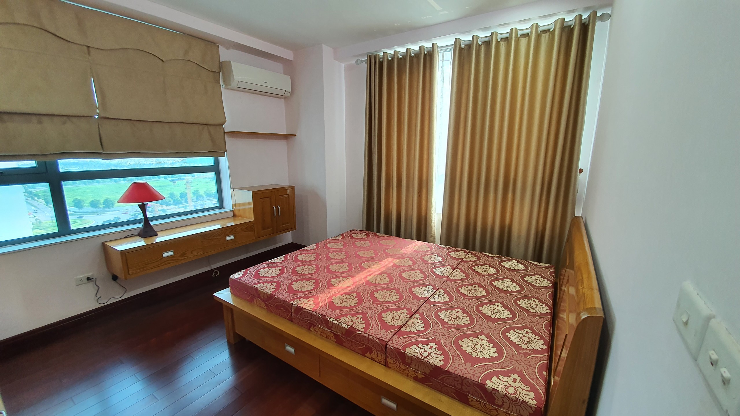 Cho thuê căn 3Pn tầng trung tòa N03 T1, view Hồ. 6