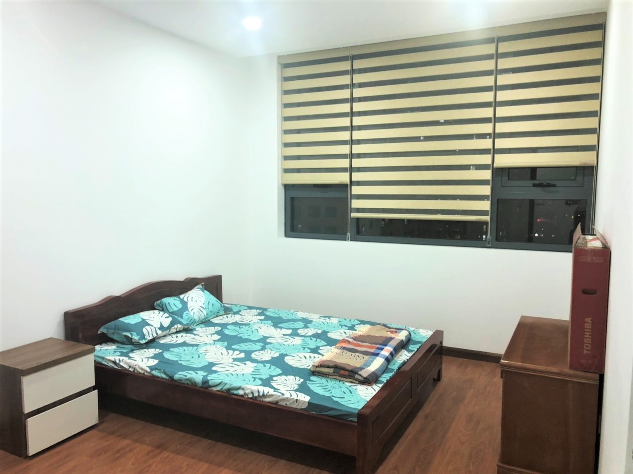Cho thuê căn 3PN tầng trung toà N03 T4, khu Ngoại giao đoàn 5