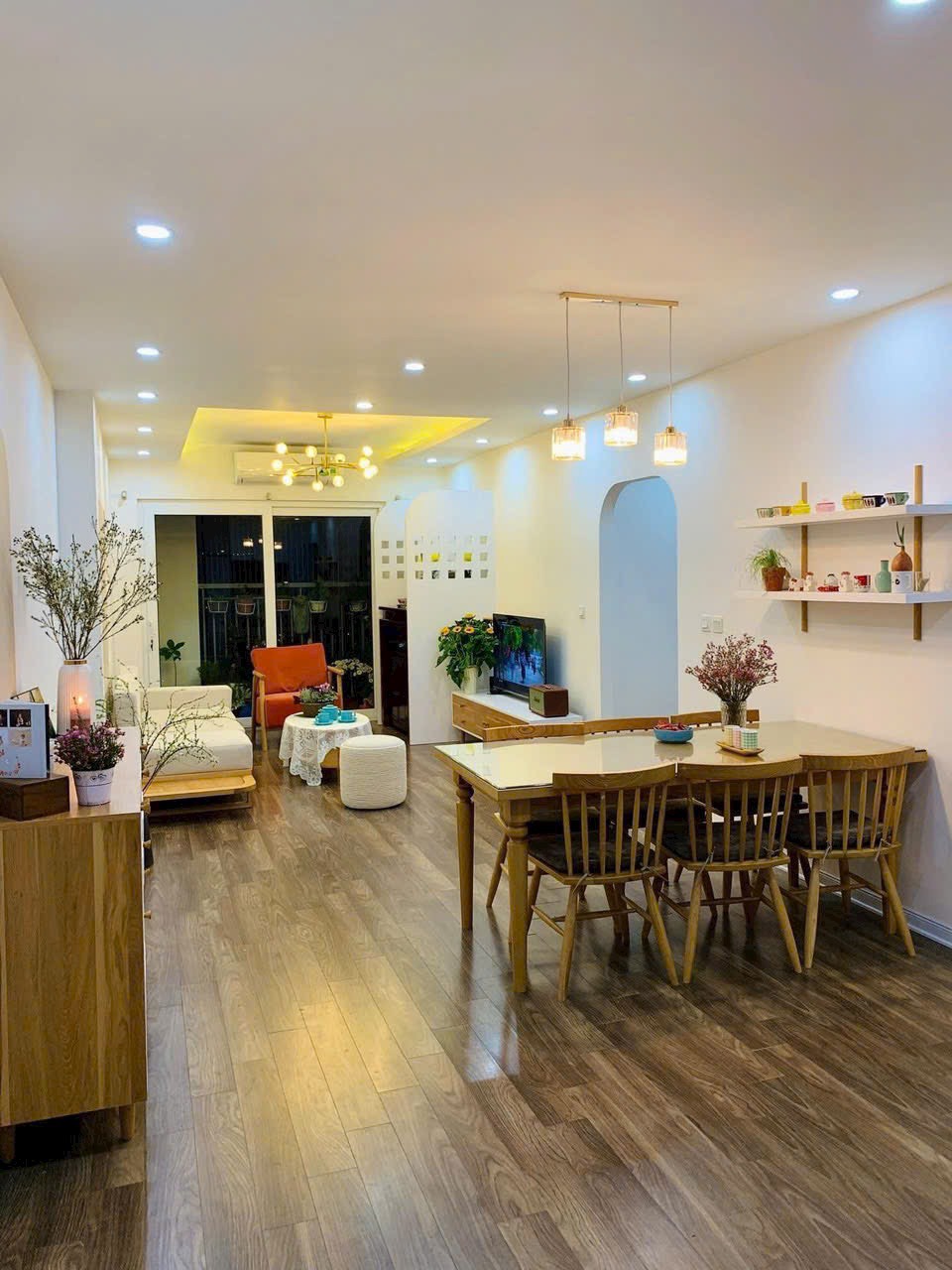 Cho thuê căn 3PN/101m2 tầng cao full đồ view Hồ Tây N02T3 Ngoại Giao Đoàn 2