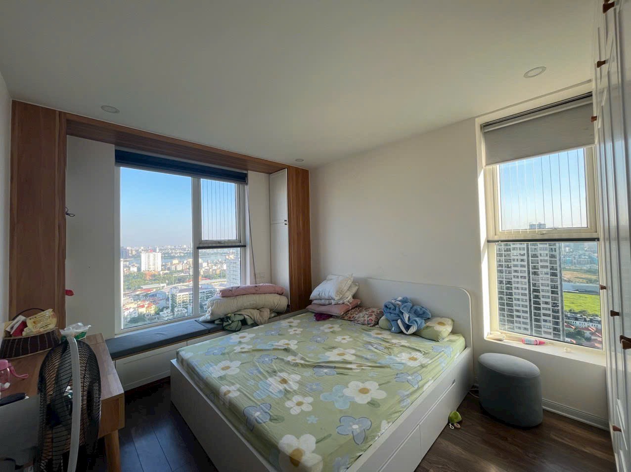 Cho thuê căn 3PN/101m2 tầng cao full đồ view Hồ Tây N02T3 Ngoại Giao Đoàn 3